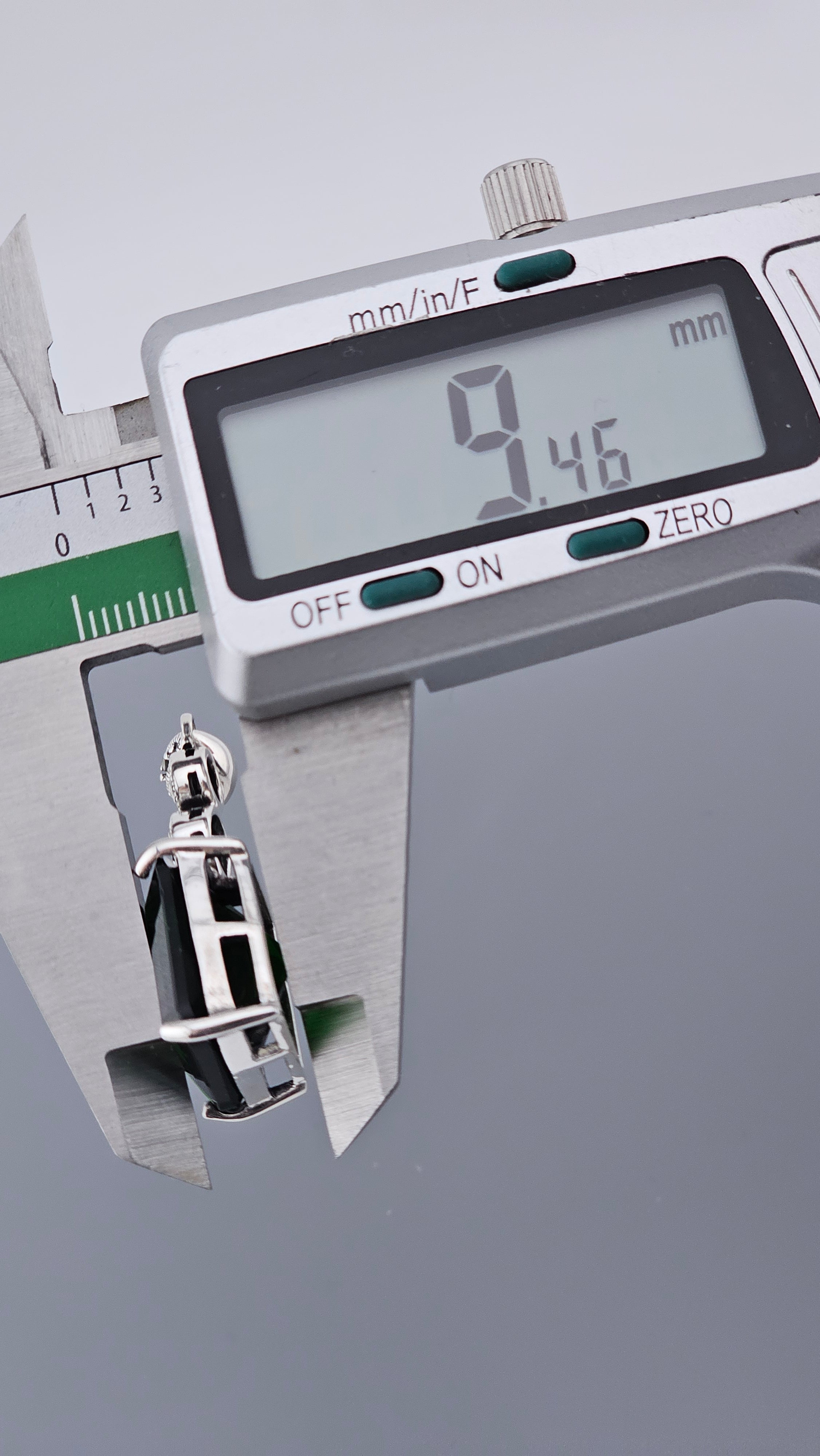 925 Sterling Silver Green Cubic Zirconia & Marcasite Pendant – 37mm (6.6g)