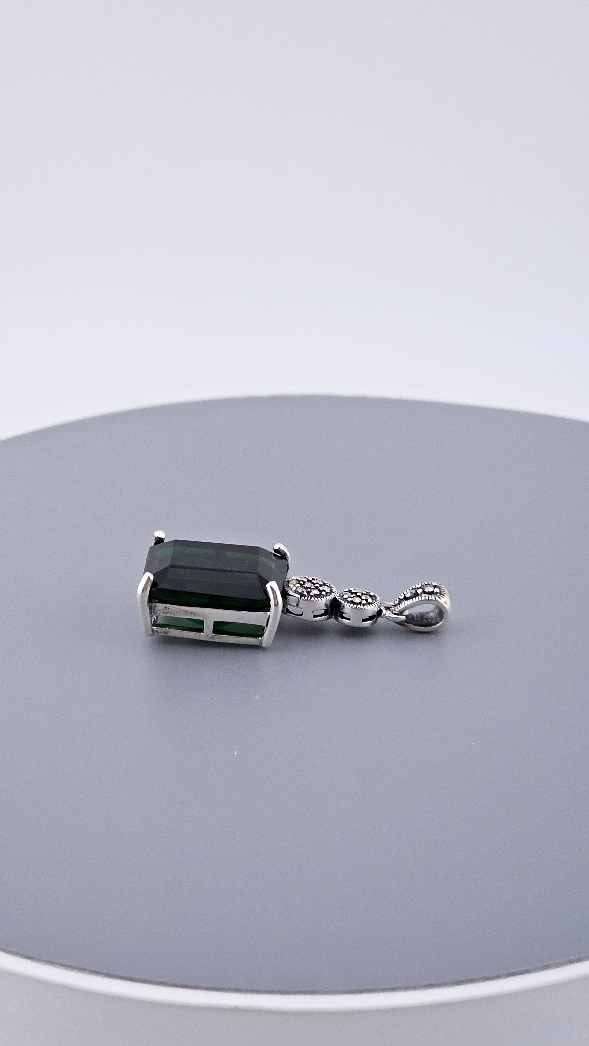 925 Sterling Silver Green Cubic Zirconia & Marcasite Pendant – 37mm (6.6g)