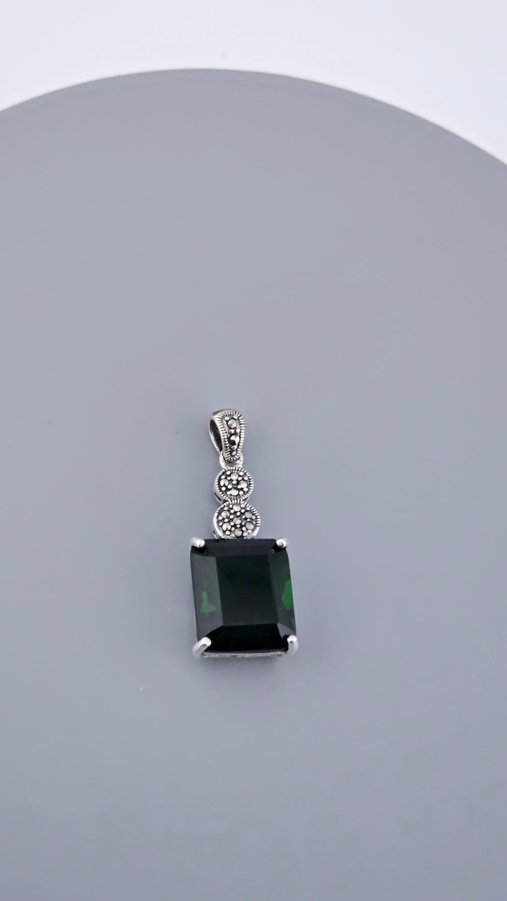 925 Sterling Silver Green Cubic Zirconia & Marcasite Pendant – 37mm (6.6g)