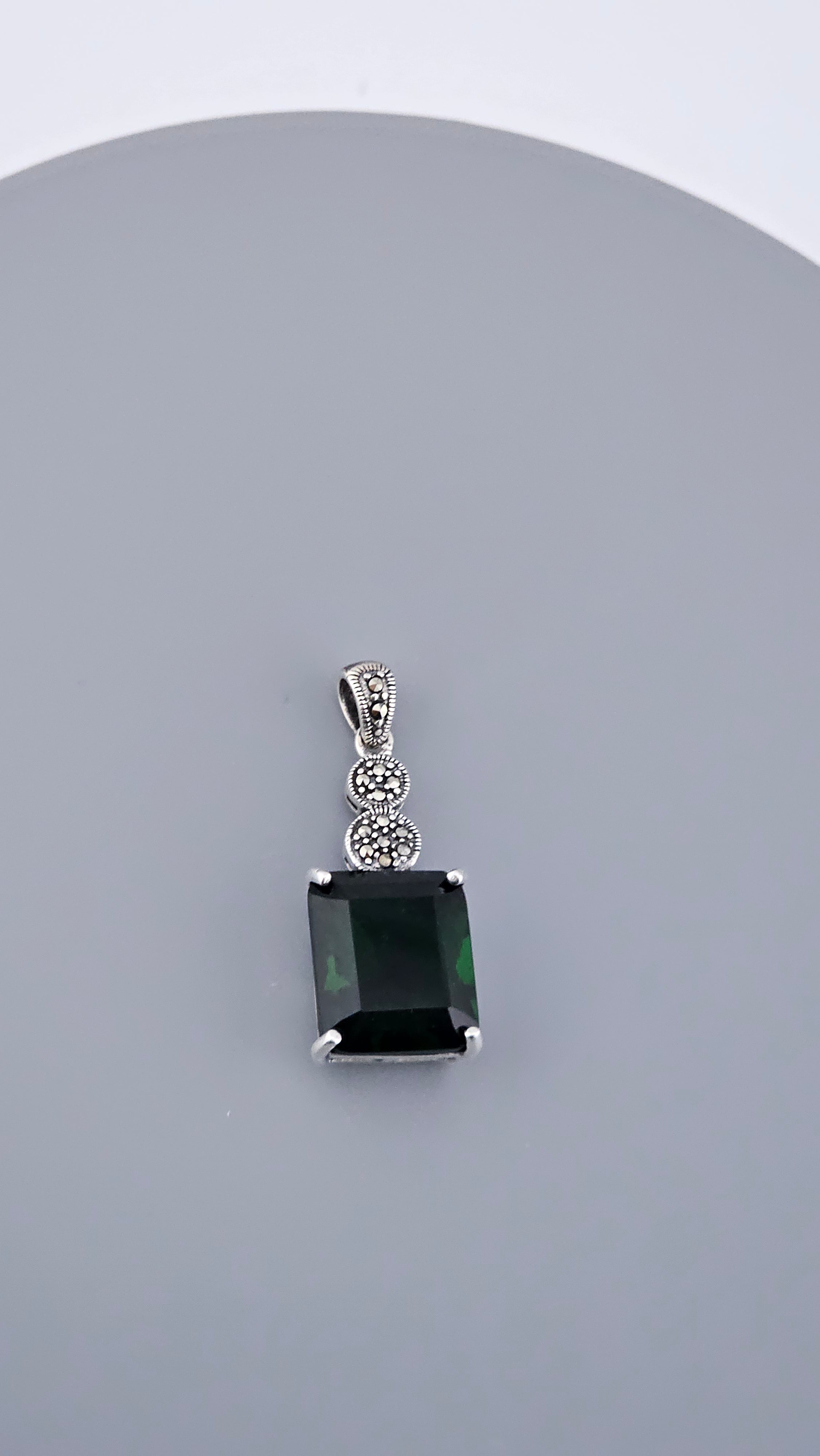 925 Sterling Silver Green Cubic Zirconia & Marcasite Pendant – 37mm (6.6g)