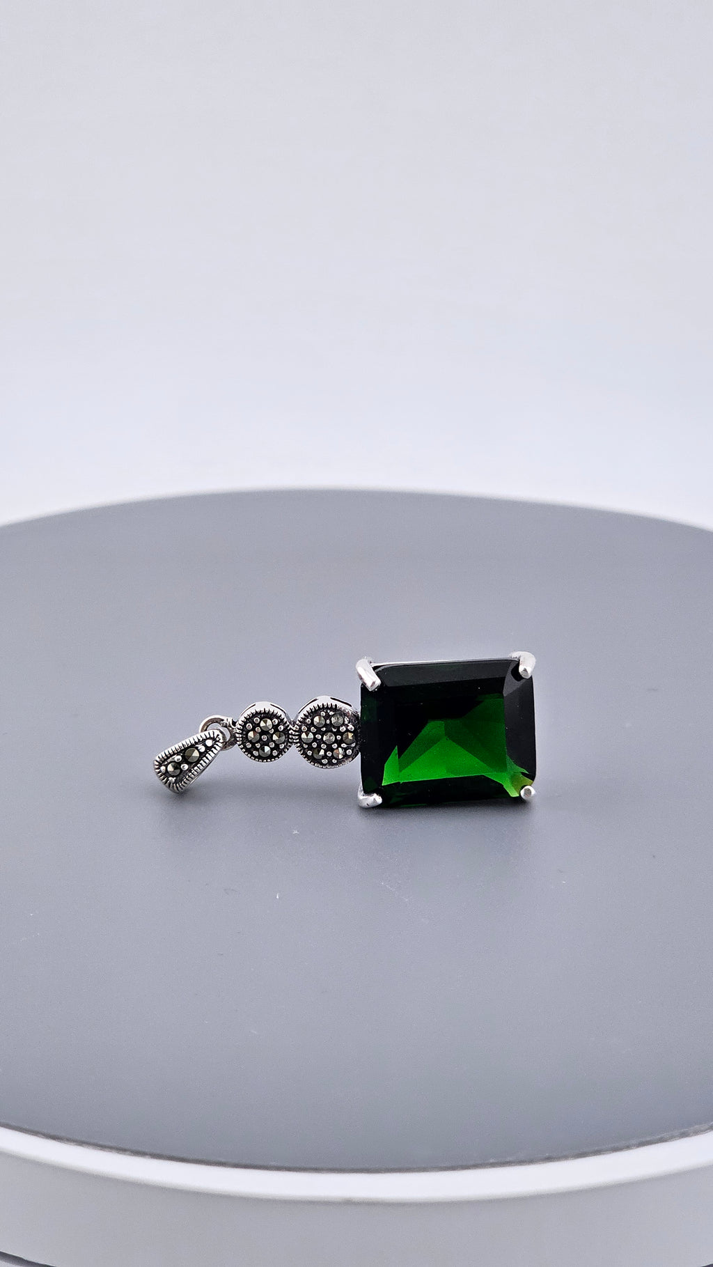 925 Sterling Silver Green Cubic Zirconia & Marcasite Pendant – 37mm (6.6g)