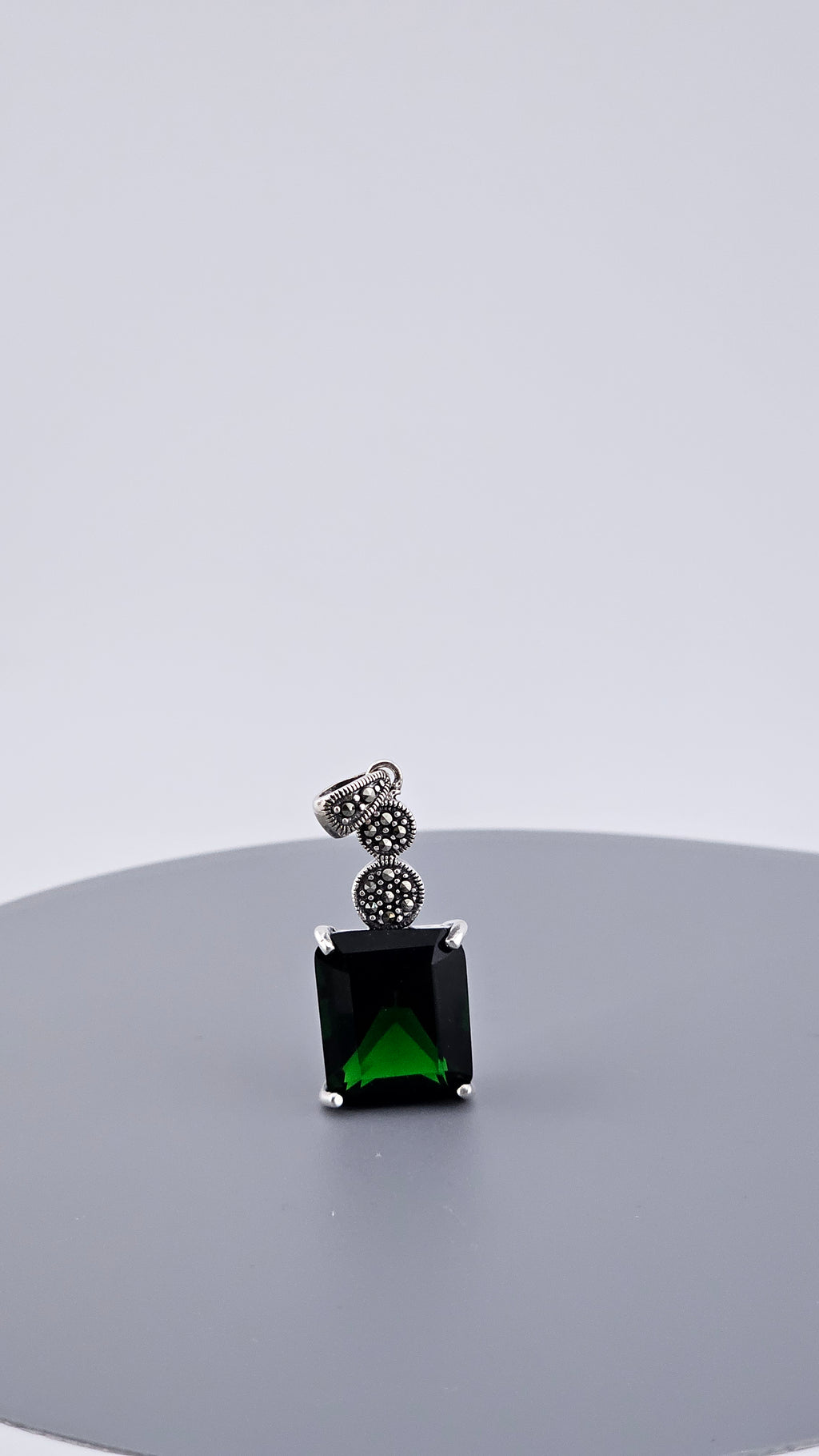 925 Sterling Silver Green Cubic Zirconia & Marcasite Pendant – 37mm (6.6g)