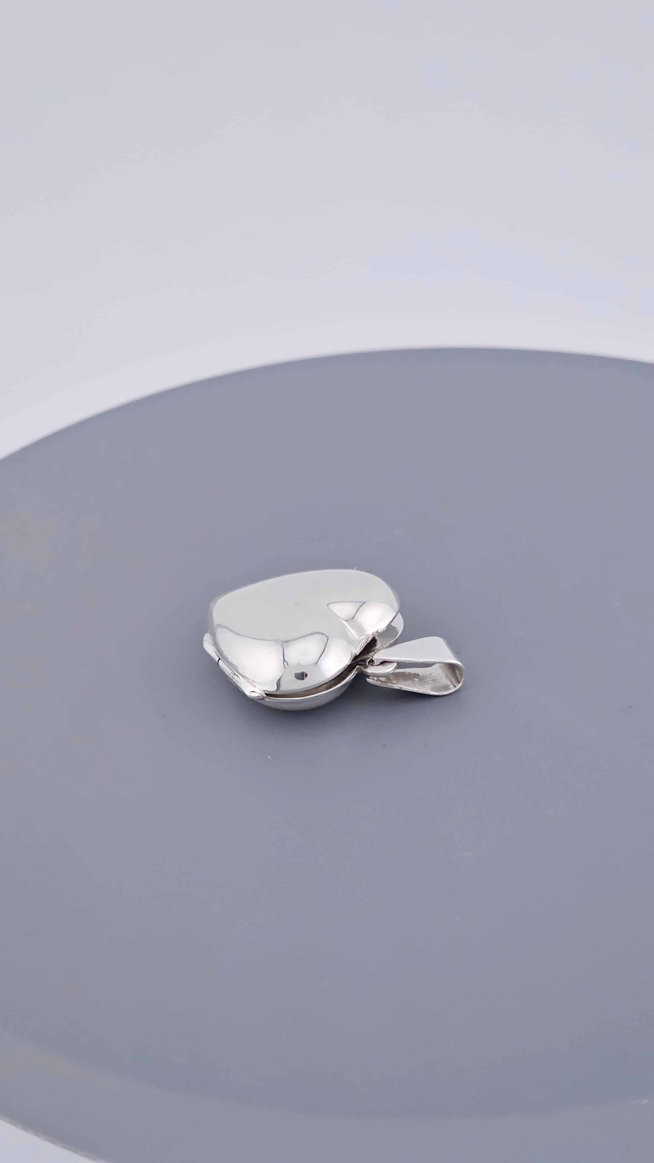 Pre-Loved Classic 925 Sterling Silver Polished Heart Locket Pendant (4.52g)