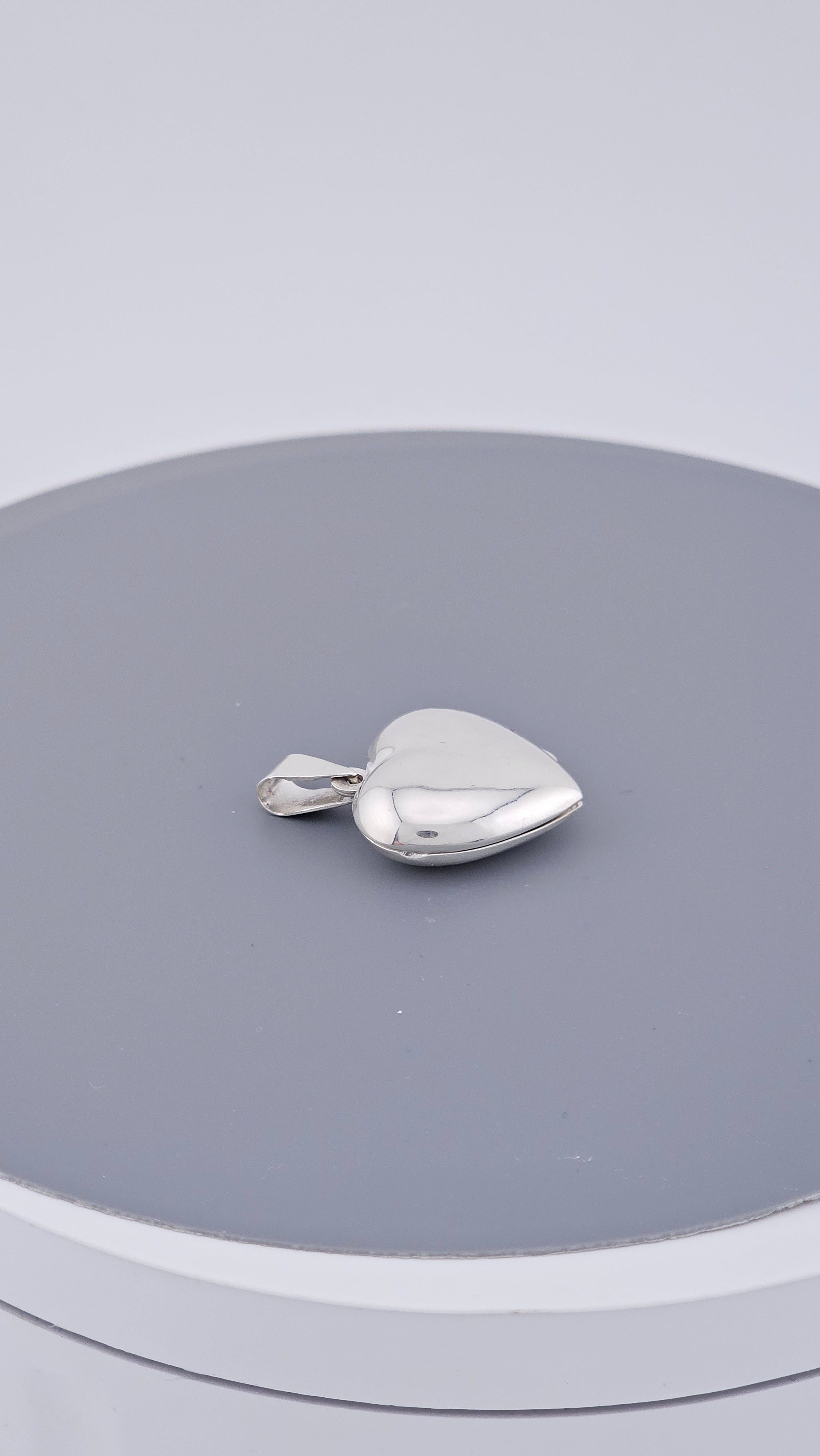 Pre-Loved Classic 925 Sterling Silver Polished Heart Locket Pendant (4.52g)