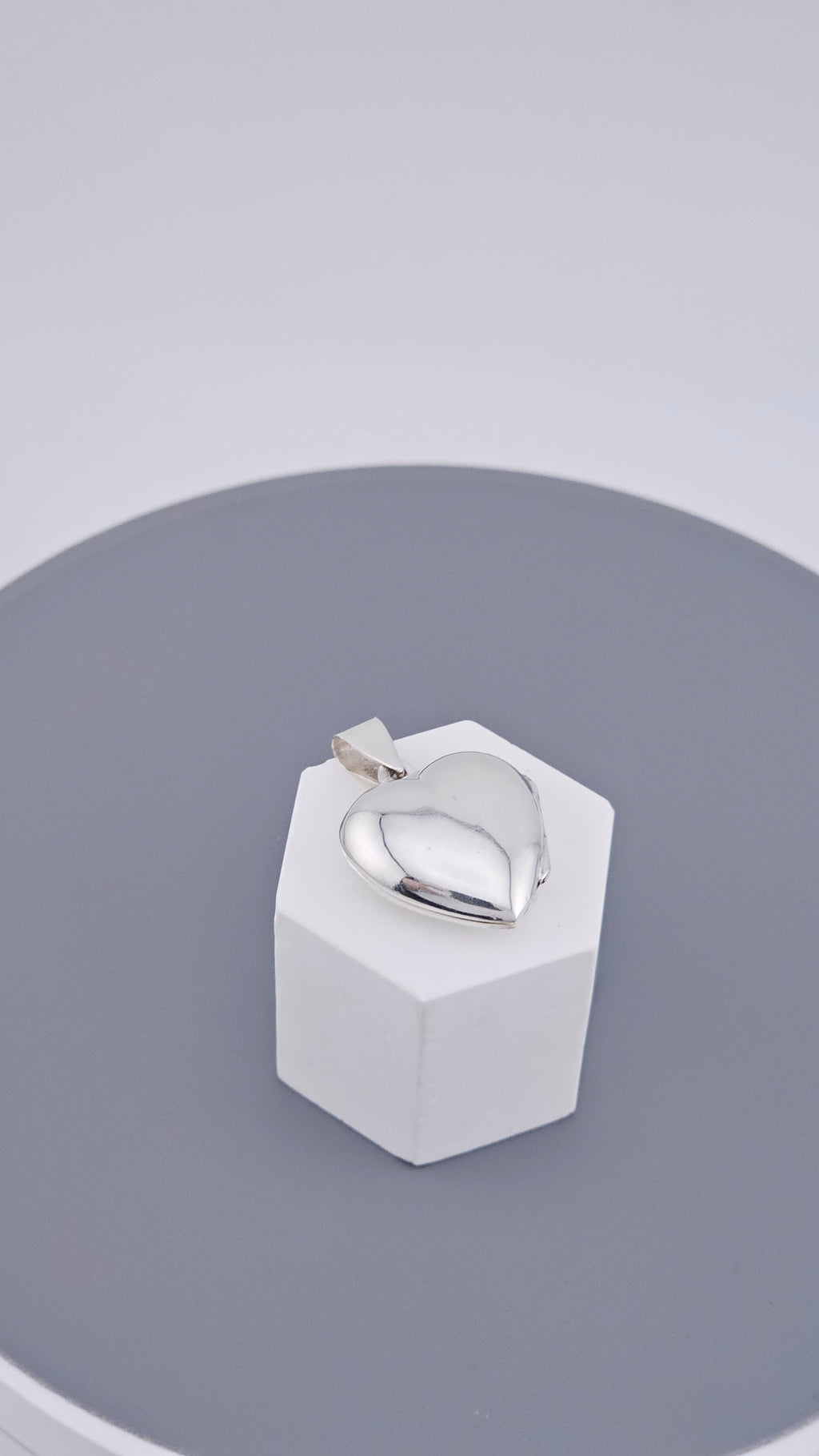 Pre-Loved Classic 925 Sterling Silver Polished Heart Locket Pendant (4.52g)