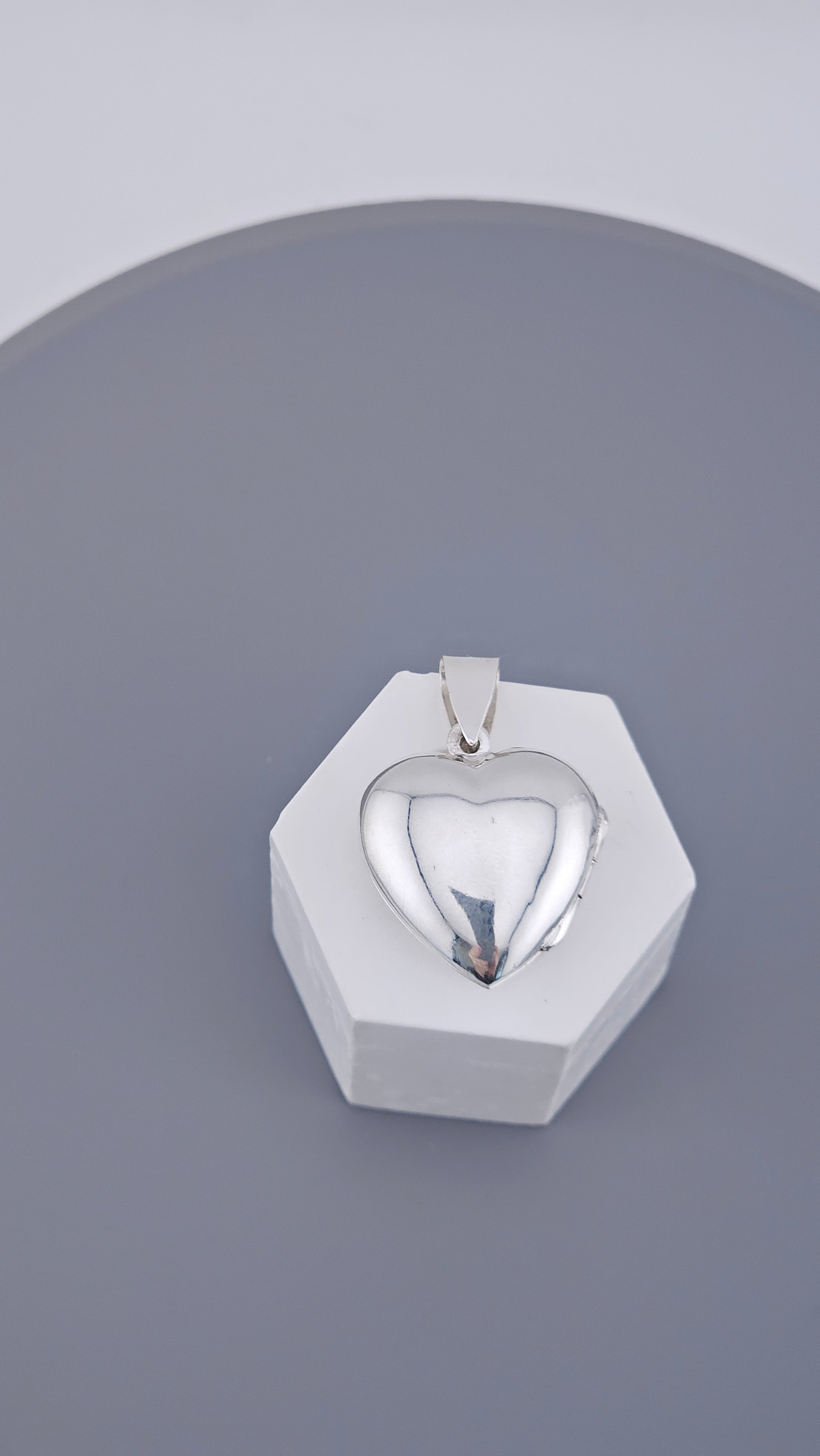 Pre-Loved Classic 925 Sterling Silver Polished Heart Locket Pendant (4.52g)