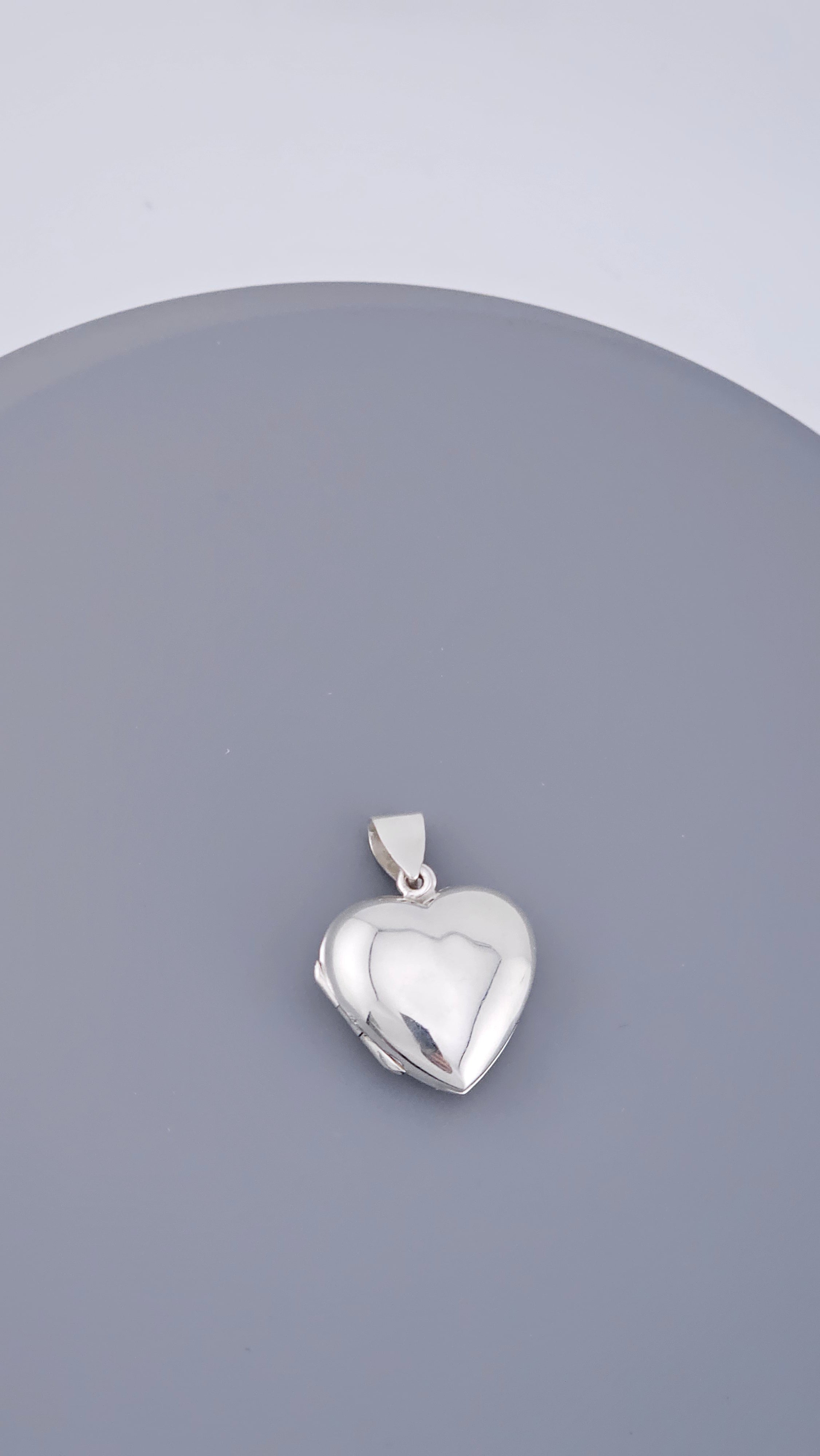 Pre-Loved Classic 925 Sterling Silver Polished Heart Locket Pendant (4.52g)