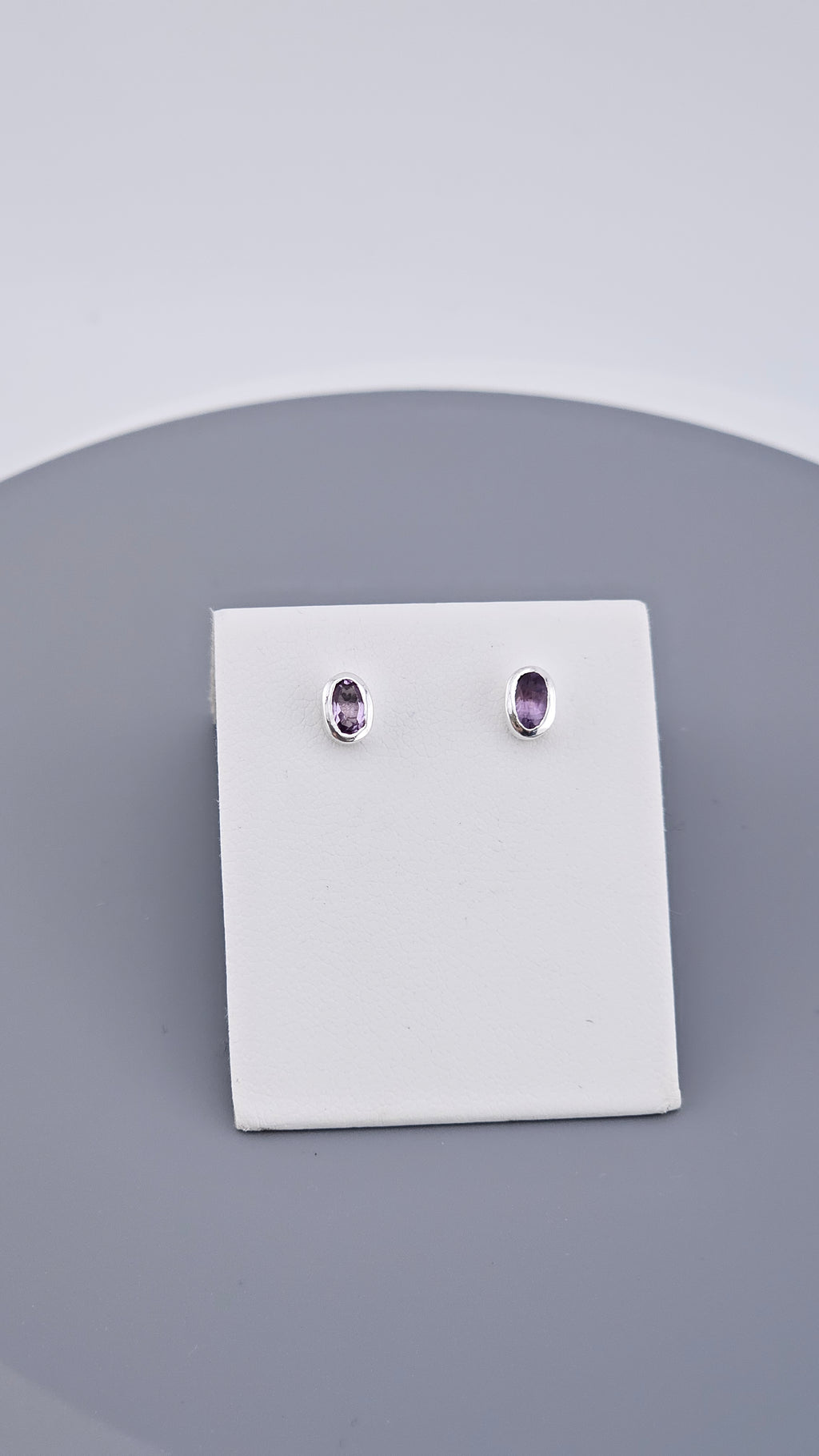 Minimalist 925 Sterling Silver Oval Amethyst Bezel Stud Earrings (1.34g)