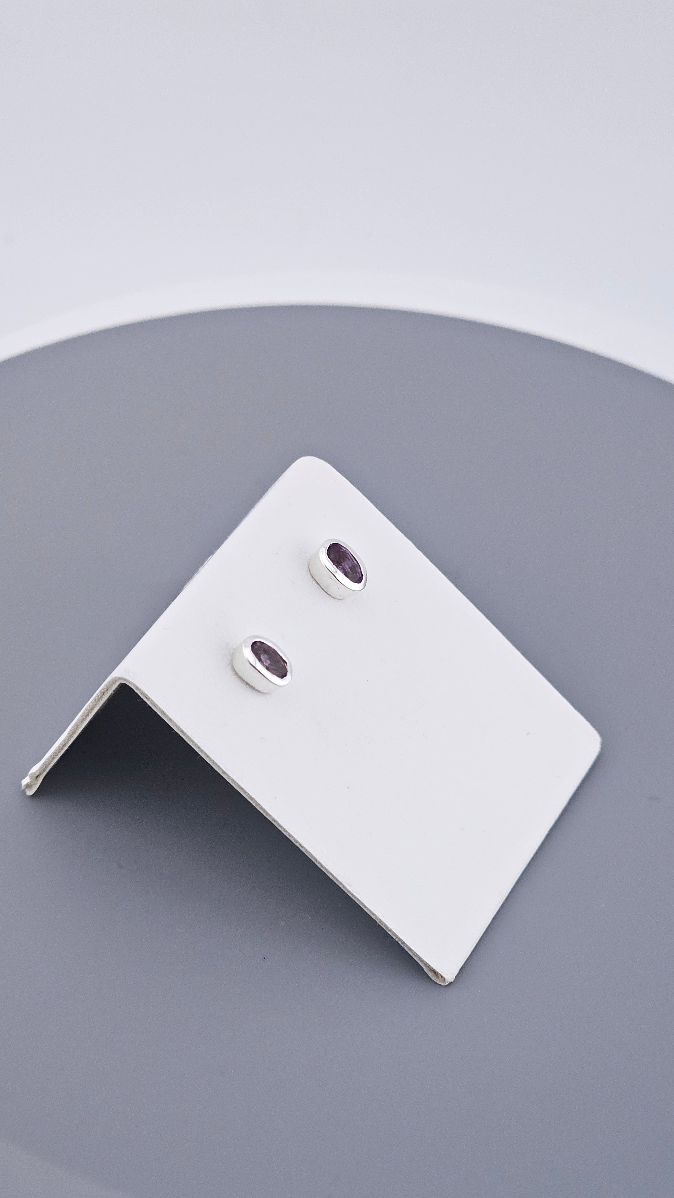 Minimalist 925 Sterling Silver Oval Amethyst Bezel Stud Earrings (1.34g)