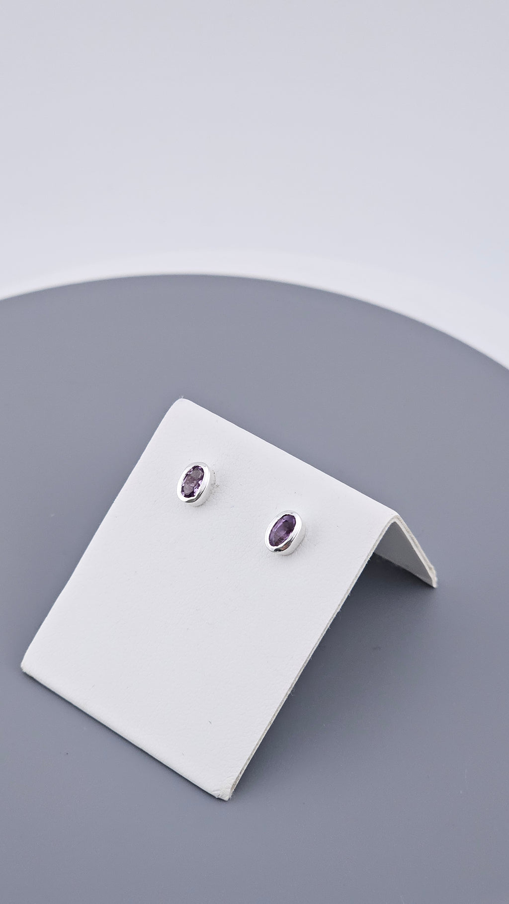Minimalist 925 Sterling Silver Oval Amethyst Bezel Stud Earrings (1.34g)