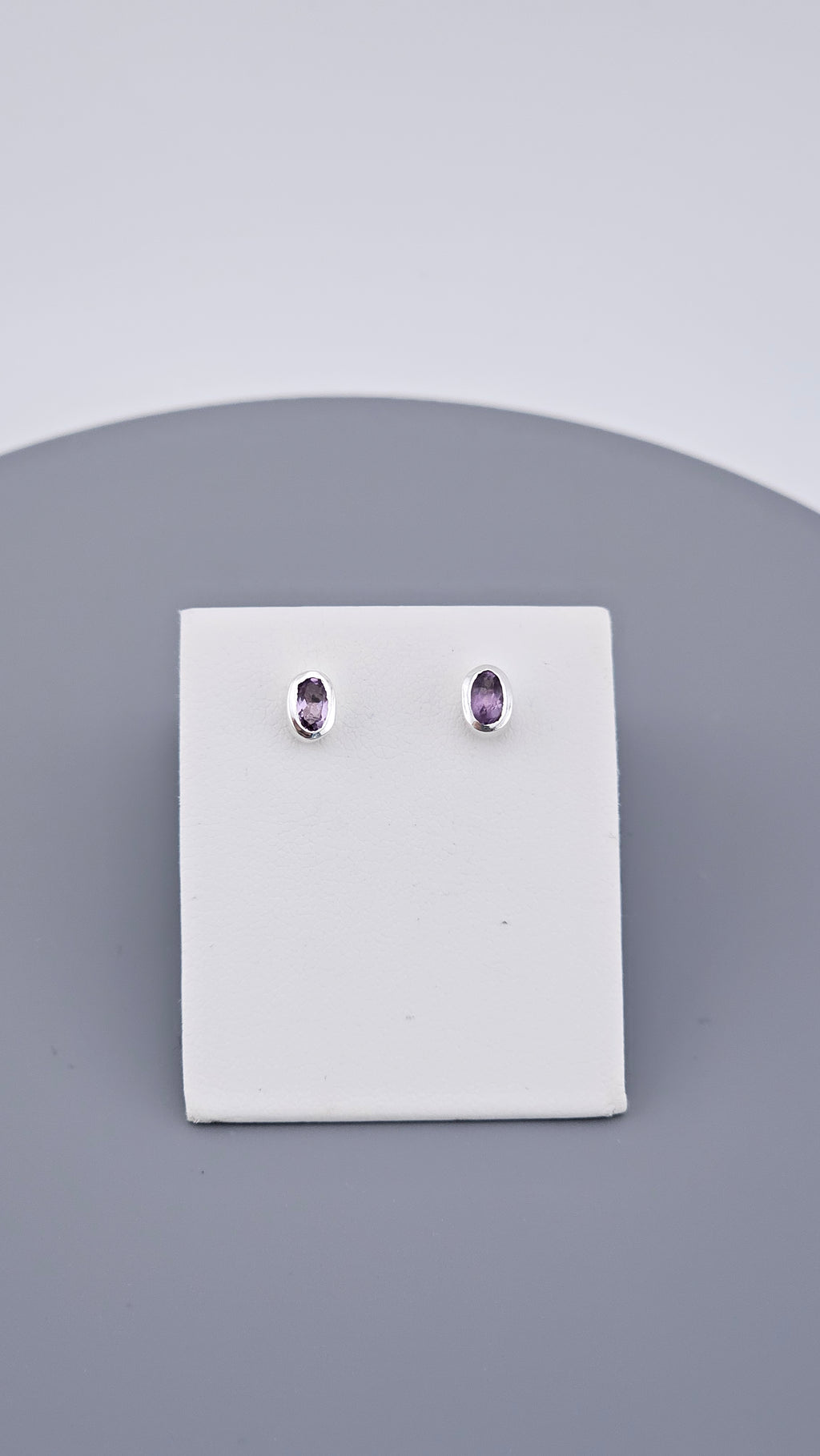 Minimalist 925 Sterling Silver Oval Amethyst Bezel Stud Earrings (1.34g)