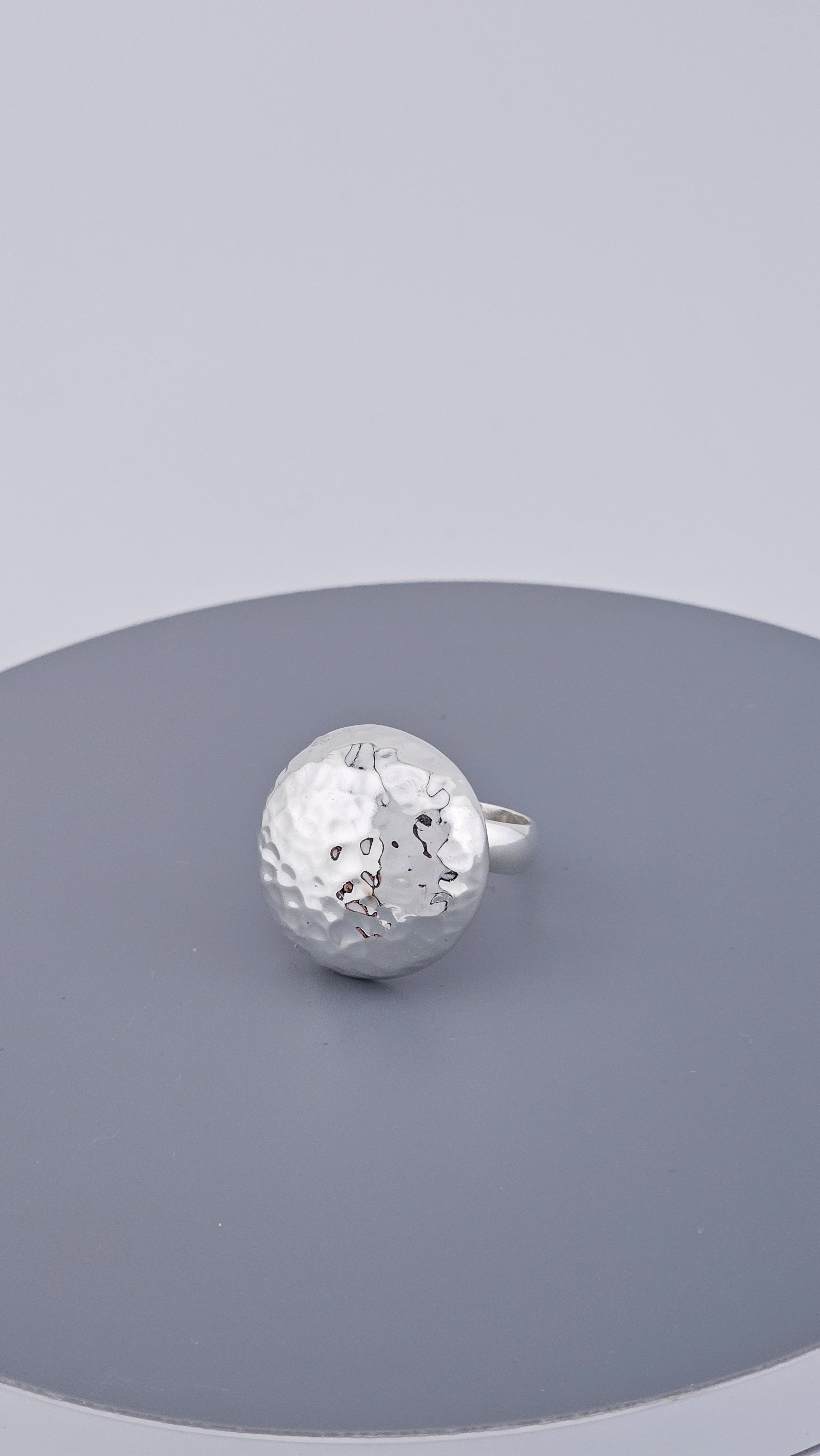 Pre-Loved 925 Sterling Silver Hammered Domed Ring (Closed Centre) - Size UK Q ½ / US 8.25 (12.15g)