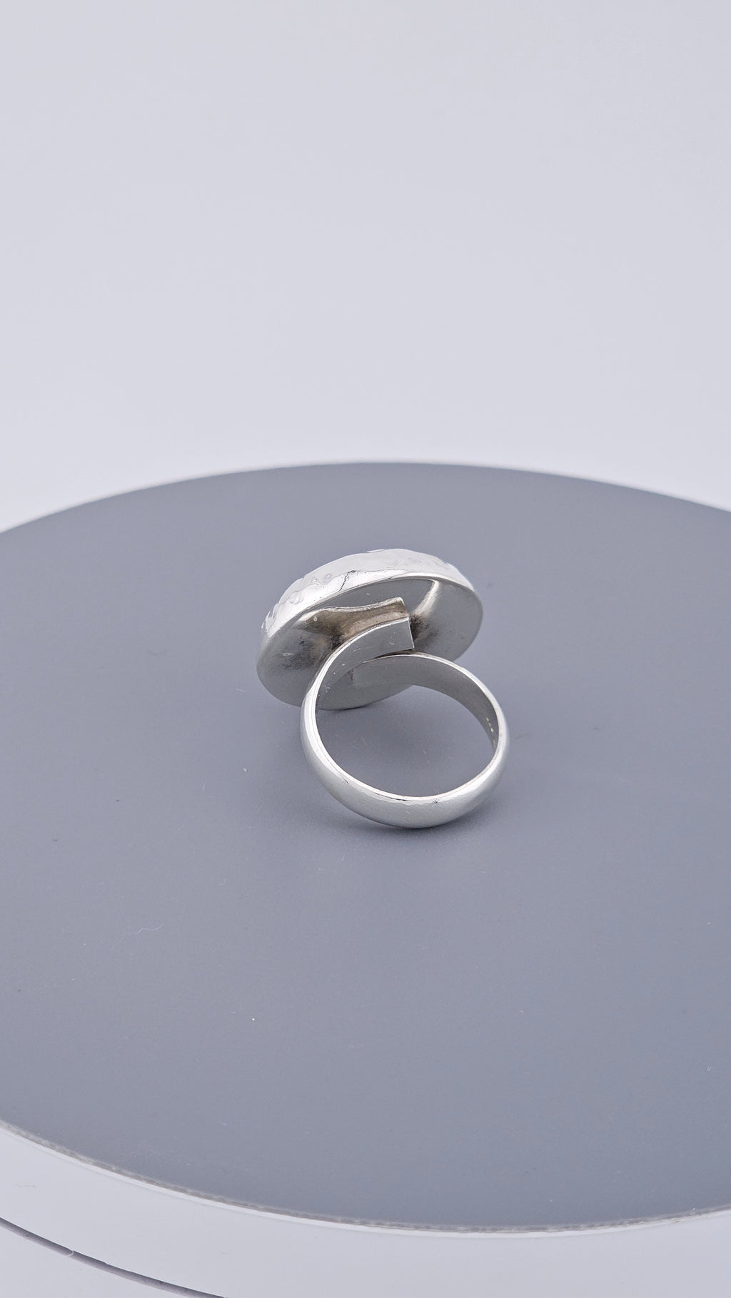 Pre-Loved 925 Sterling Silver Hammered Domed Ring (Closed Centre) - Size UK Q ½ / US 8.25 (12.15g)