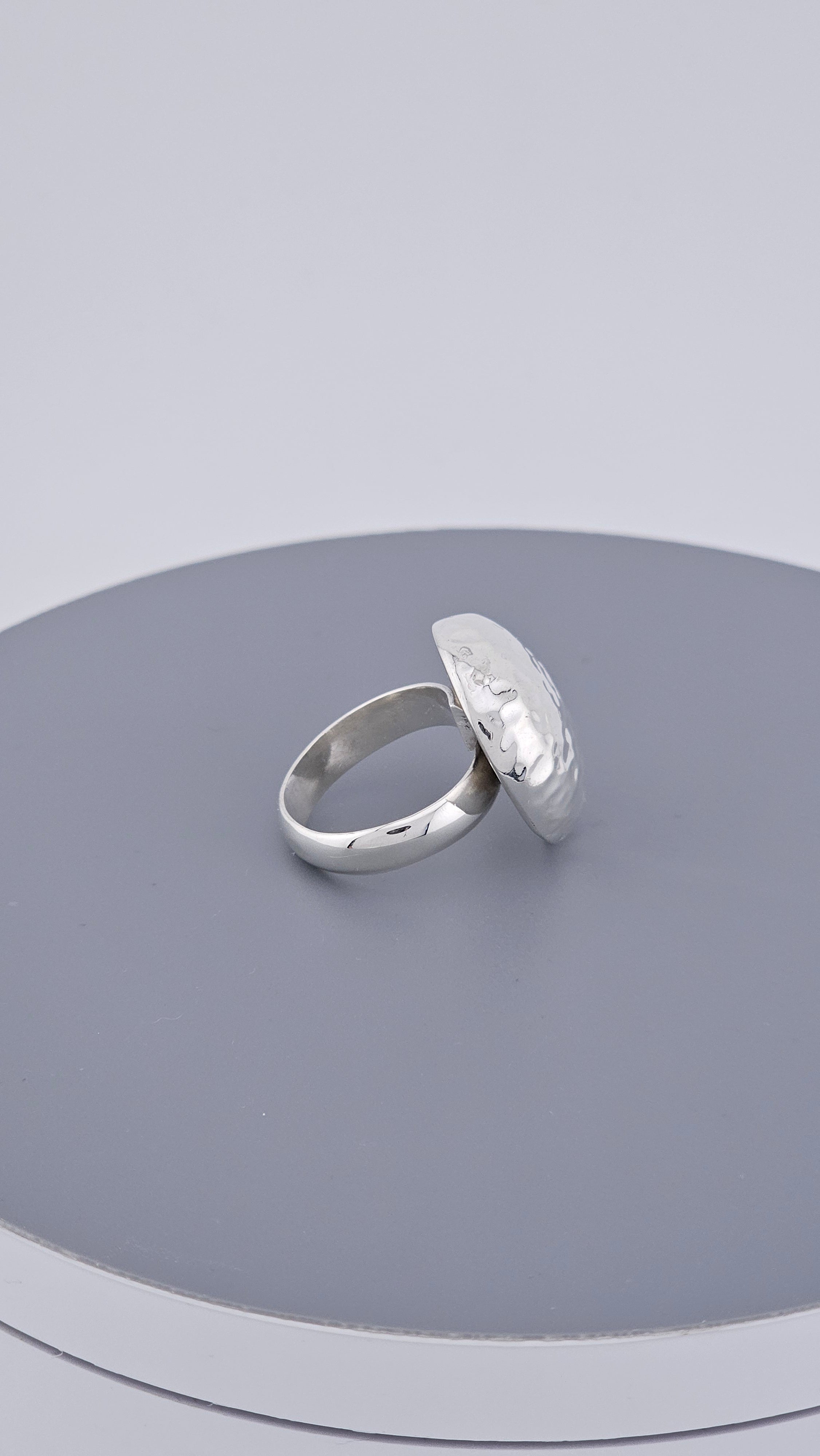 Pre-Loved 925 Sterling Silver Hammered Domed Ring (Closed Centre) - Size UK Q ½ / US 8.25 (12.15g)