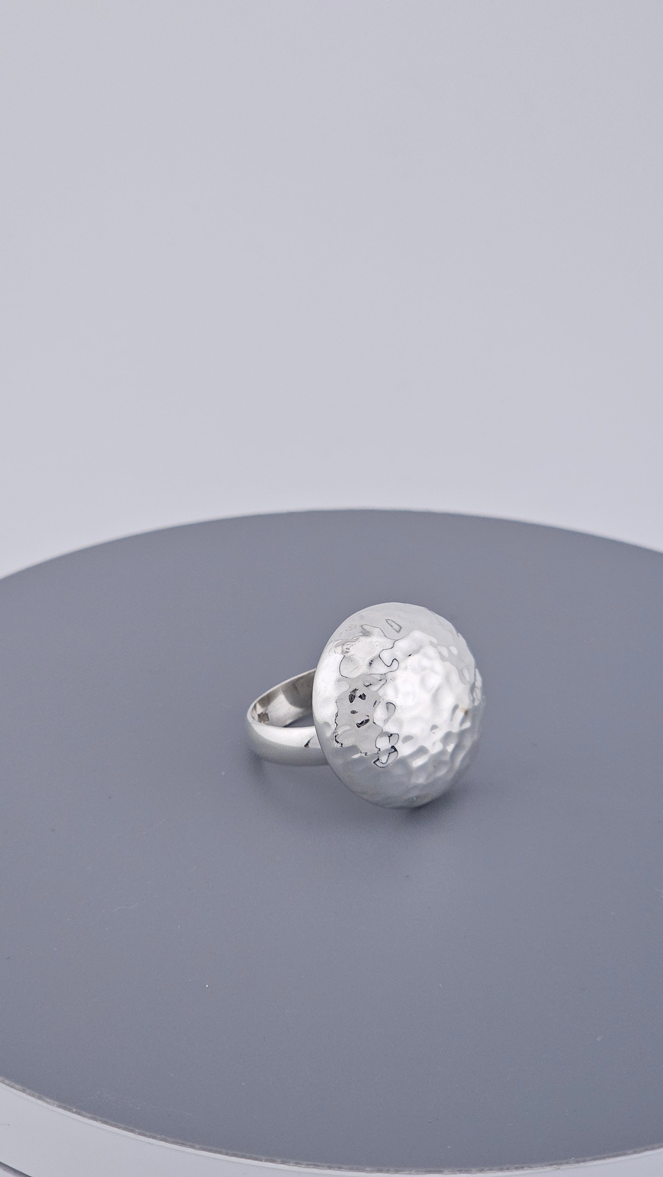 Pre-Loved 925 Sterling Silver Hammered Domed Ring (Closed Centre) - Size UK Q ½ / US 8.25 (12.15g)
