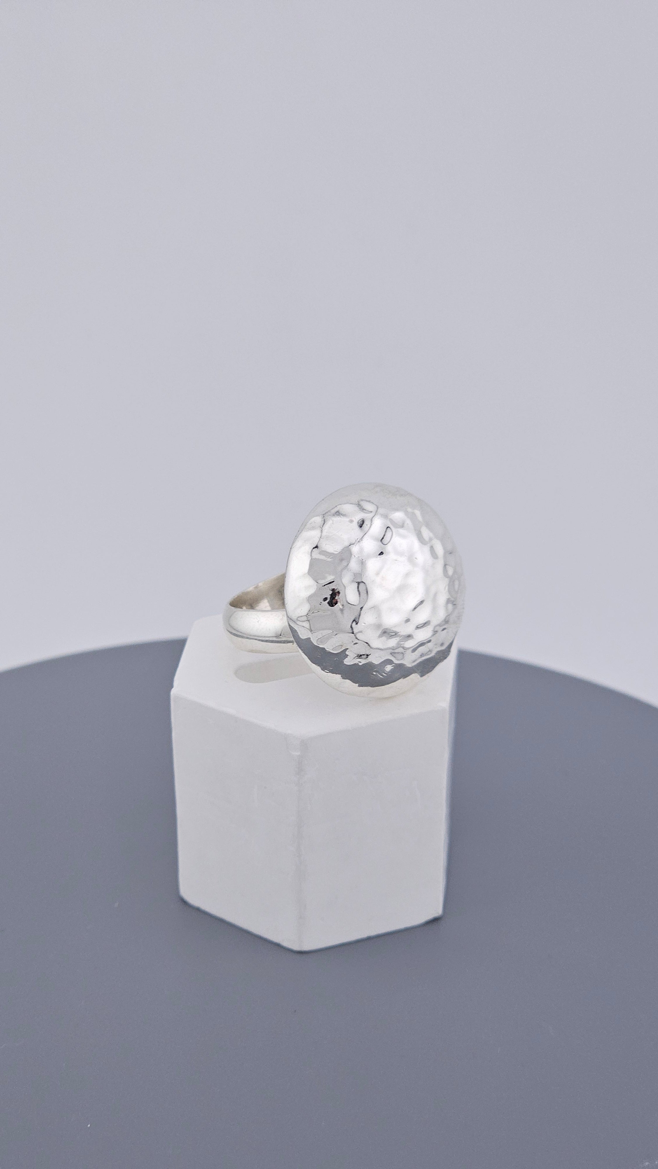 Pre-Loved 925 Sterling Silver Hammered Domed Ring (Closed Centre) - Size UK Q ½ / US 8.25 (12.15g)