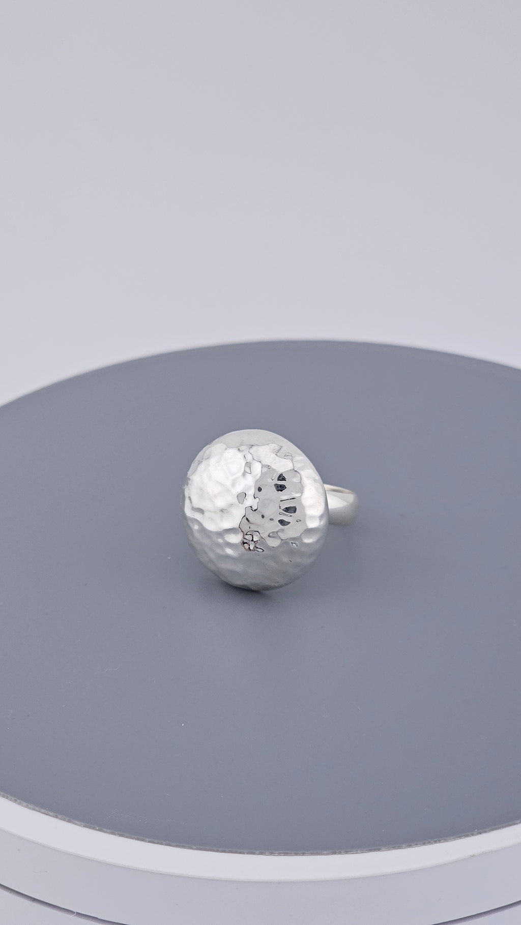 Pre-Loved 925 Sterling Silver Hammered Domed Ring (Closed Centre) - Size UK Q ½ / US 8.25 (12.15g)