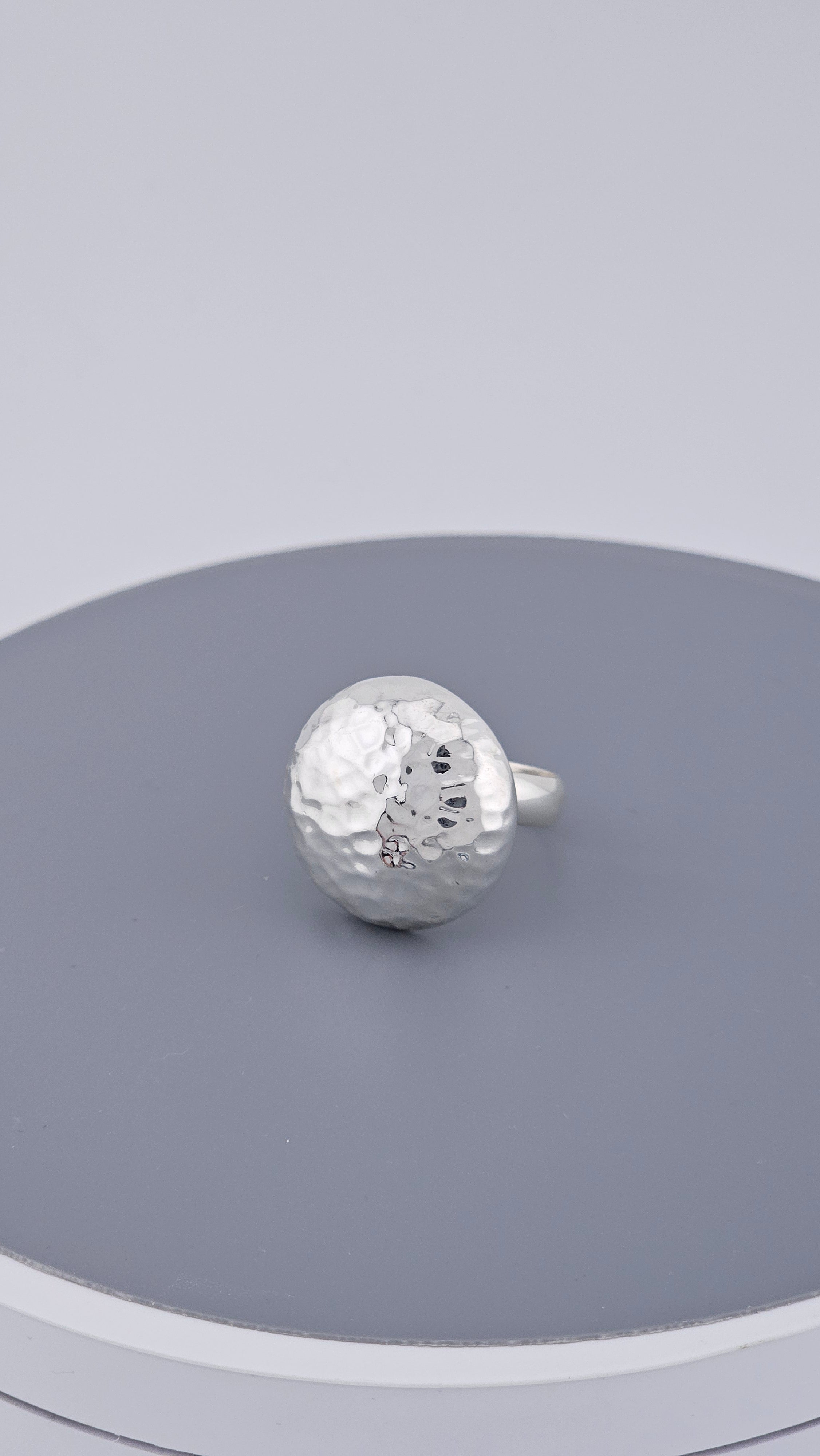 Pre-Loved 925 Sterling Silver Hammered Domed Ring (Closed Centre) - Size UK Q ½ / US 8.25 (12.15g)