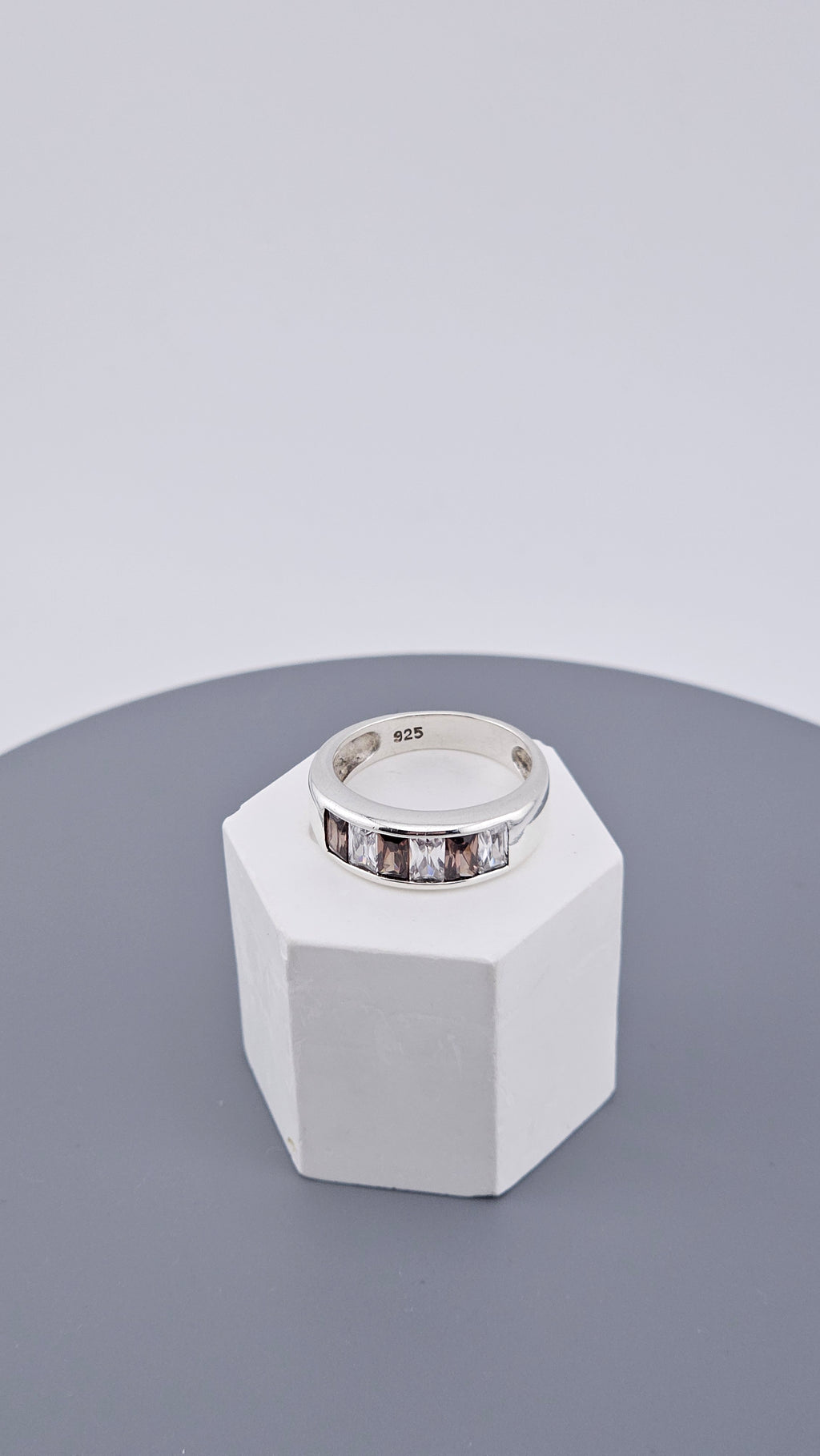 925 Sterling Silver & Alternating Smoky Quartz Channel Set Band Ring – Size N 1/2 (US 7)