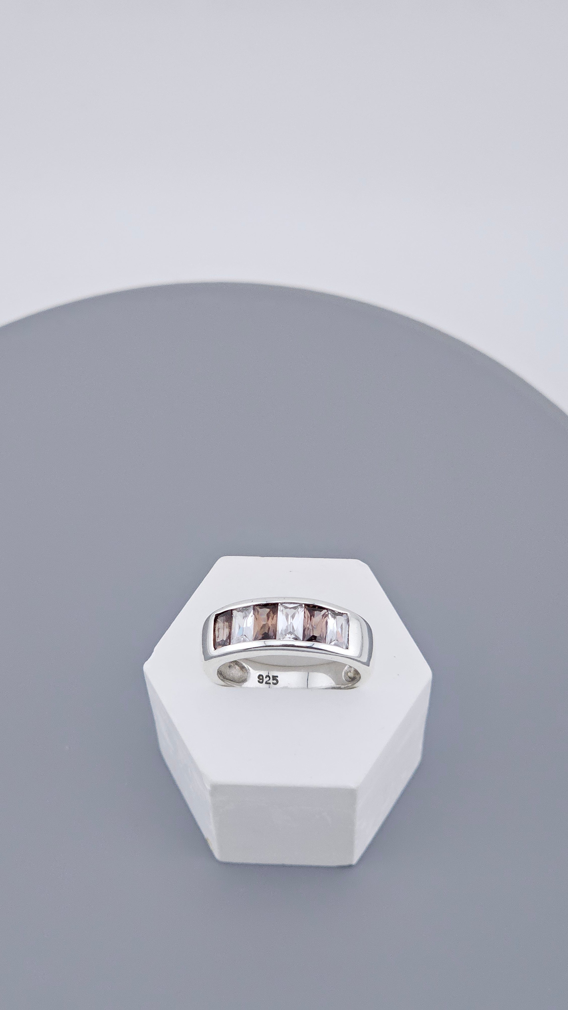 925 Sterling Silver & Alternating Smoky Quartz Channel Set Band Ring – Size N 1/2 (US 7)