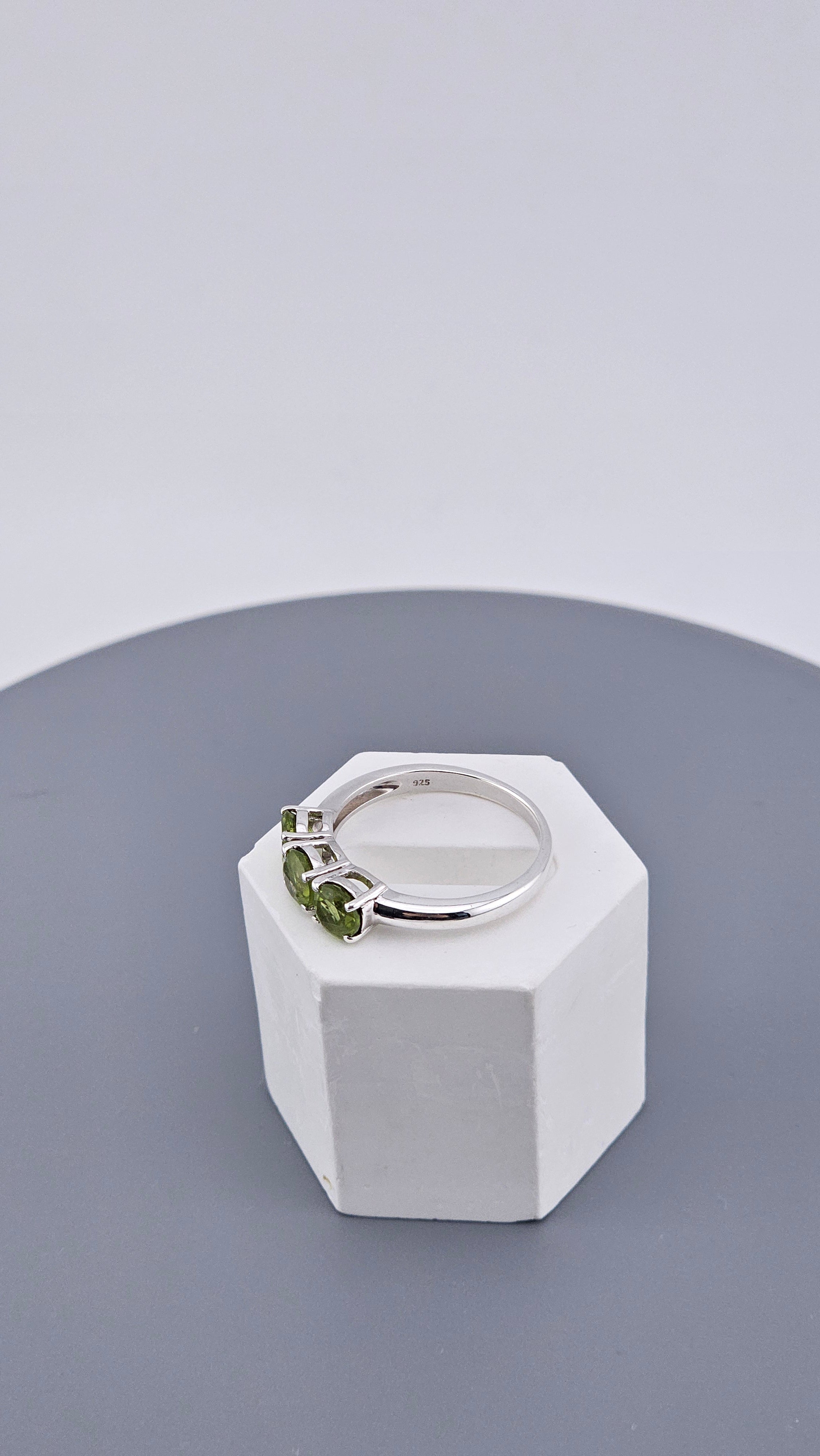 Pre-Loved 925 Sterling Silver Three-Stone Peridot Ring - Size UK P ½ / US 7.75 (2.77g)