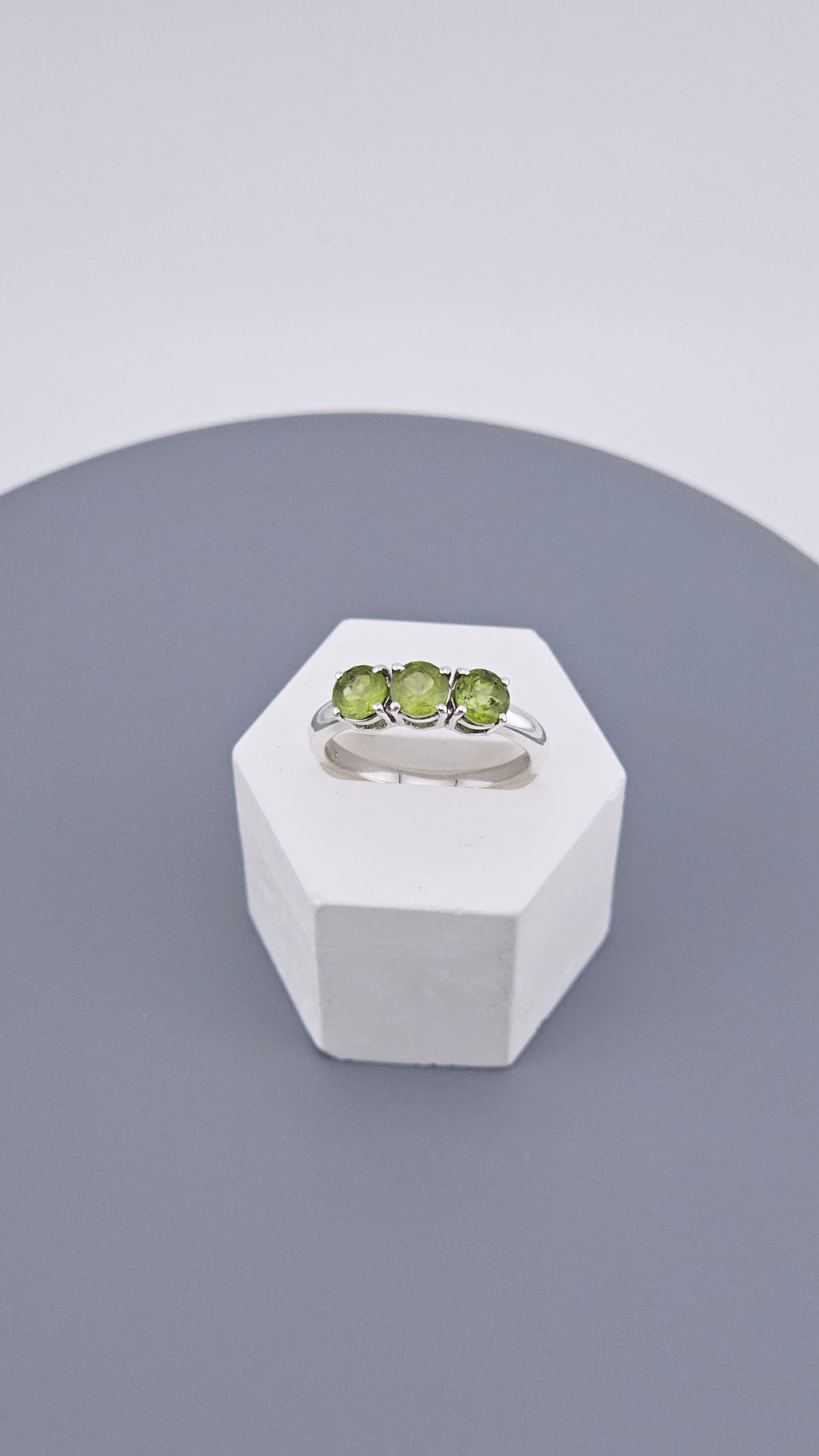 Pre-Loved 925 Sterling Silver Three-Stone Peridot Ring - Size UK P ½ / US 7.75 (2.77g)