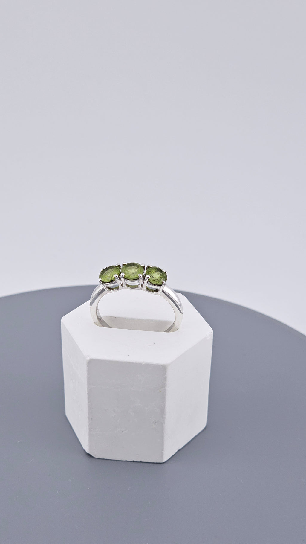 Pre-Loved 925 Sterling Silver Three-Stone Peridot Ring - Size UK P ½ / US 7.75 (2.77g)