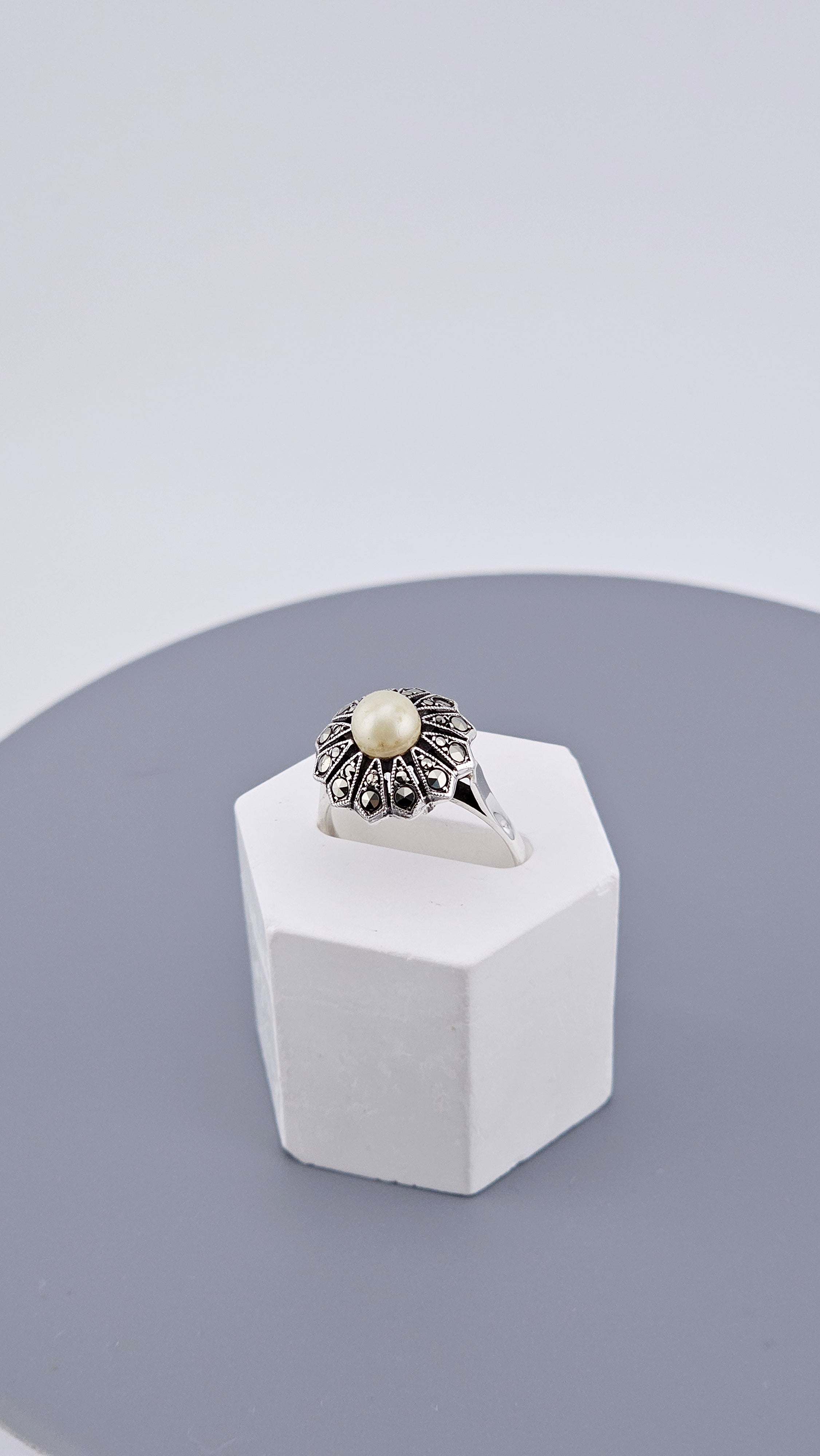 Vintage 925 Sterling Silver Pearl & Marcasite Flower Cluster Ring – Size N 1/2 (US 7)