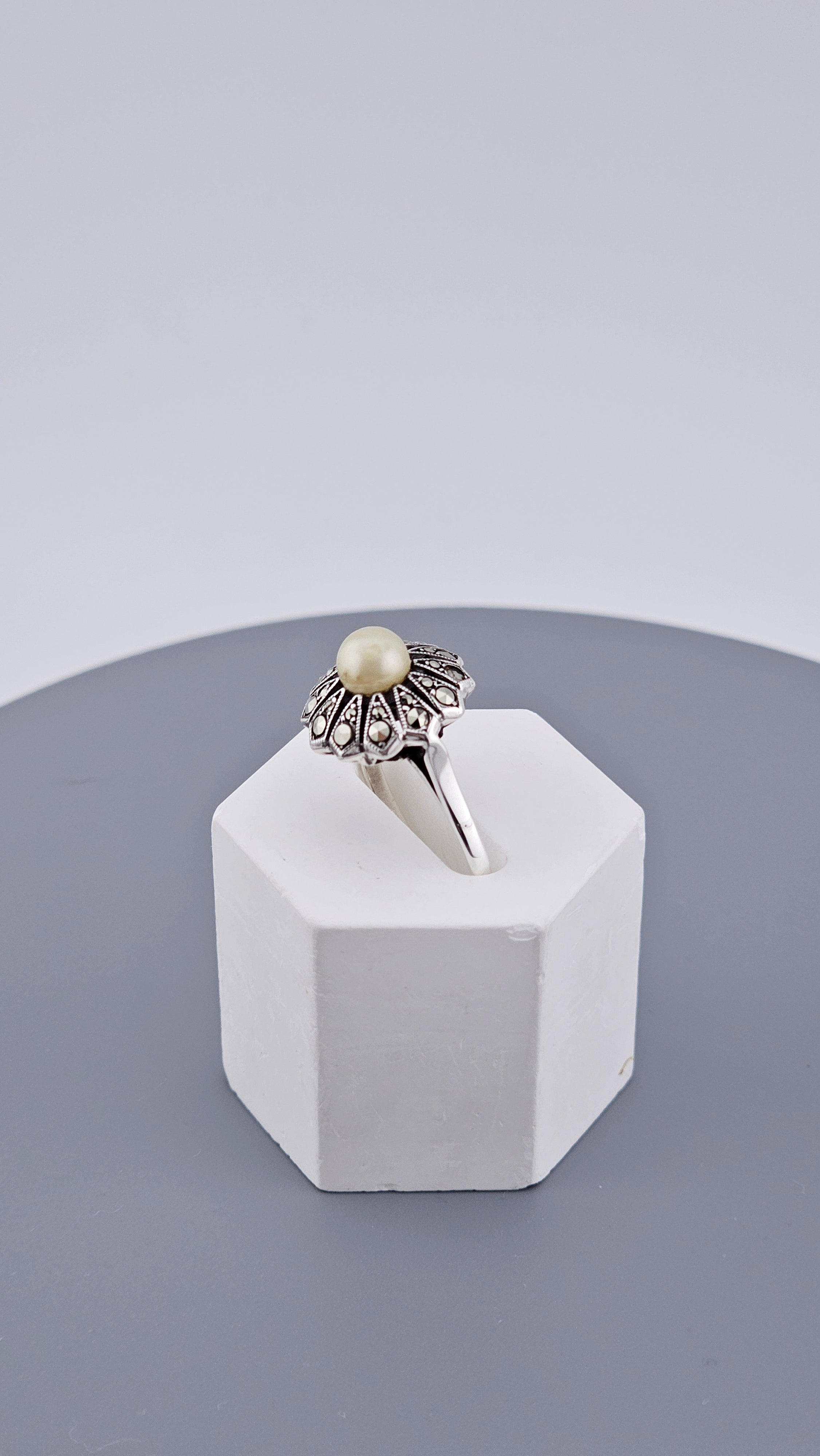 Vintage 925 Sterling Silver Pearl & Marcasite Flower Cluster Ring – Size N 1/2 (US 7)