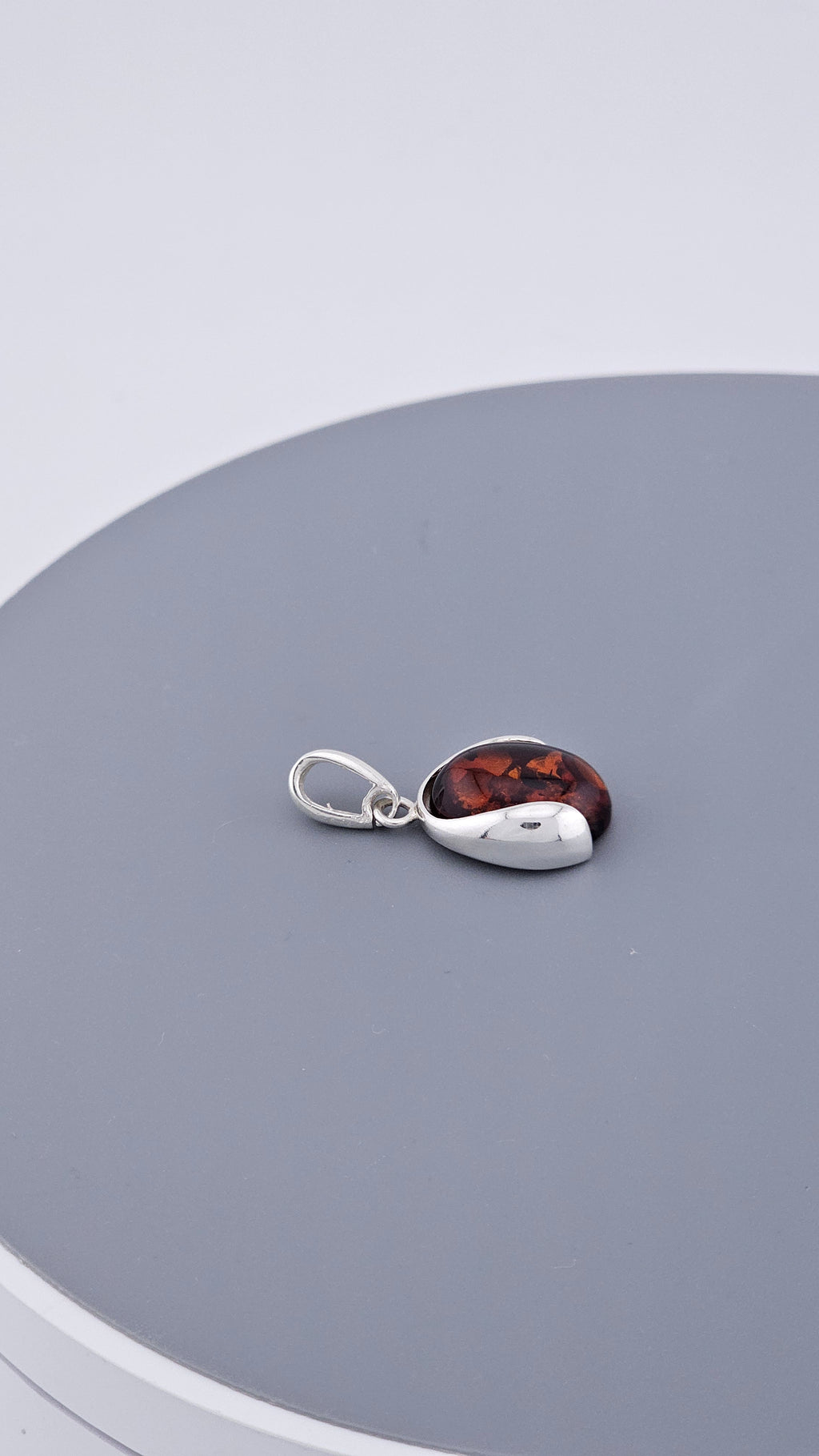 Vintage 925 Sterling Silver Amber Solitaire Pendant