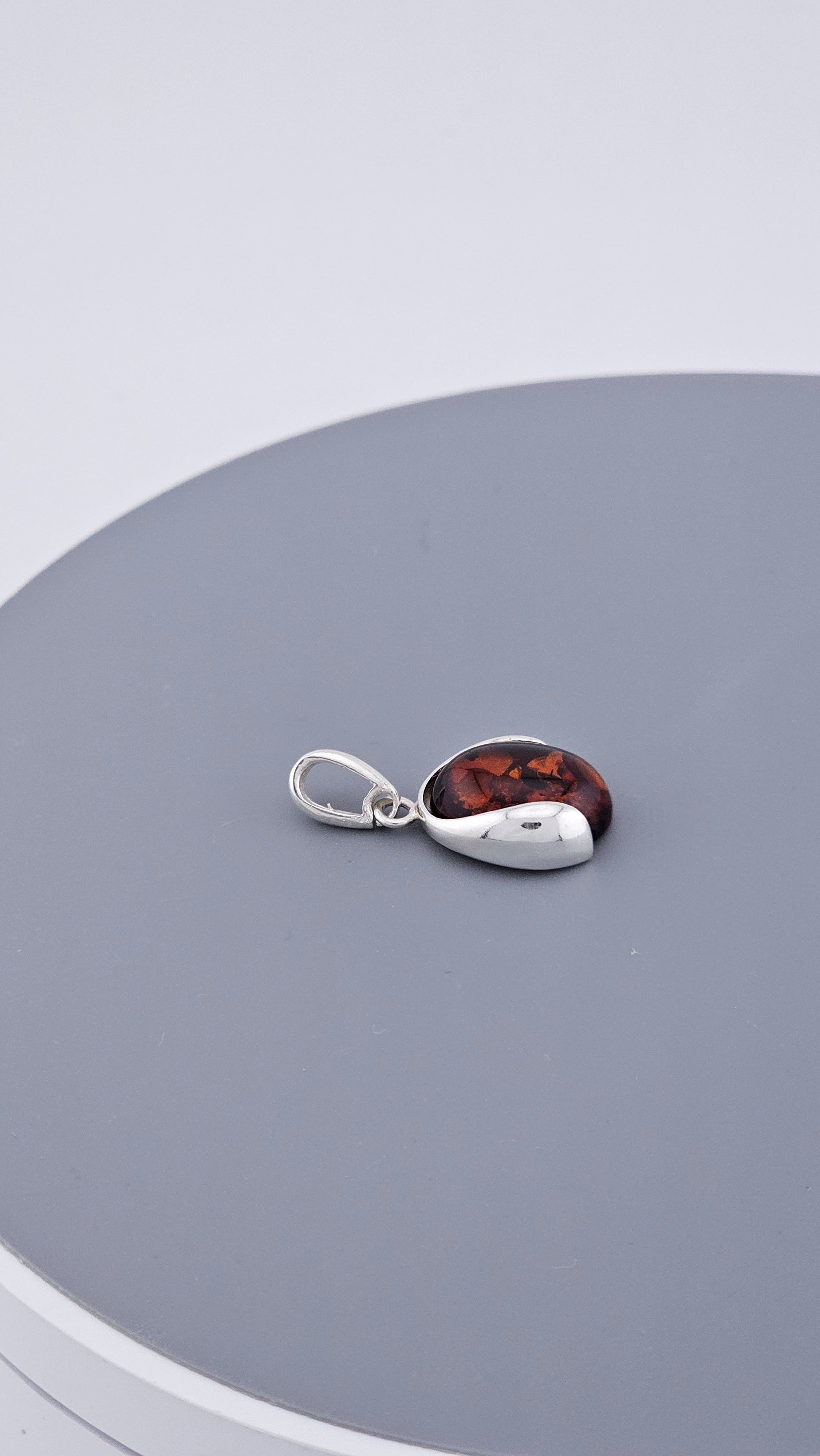 Vintage 925 Sterling Silver Amber Solitaire Pendant