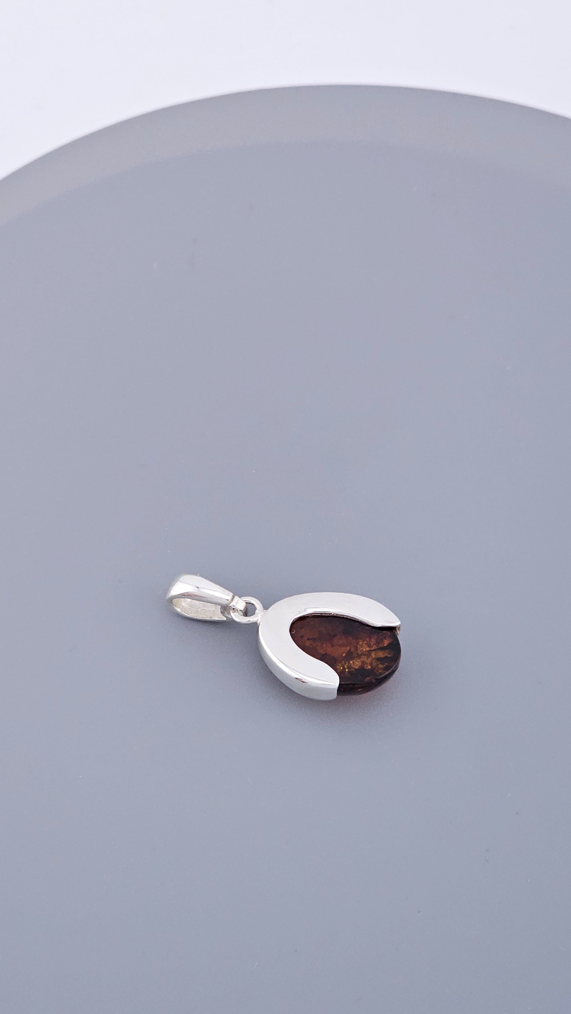 Vintage 925 Sterling Silver Amber Solitaire Pendant