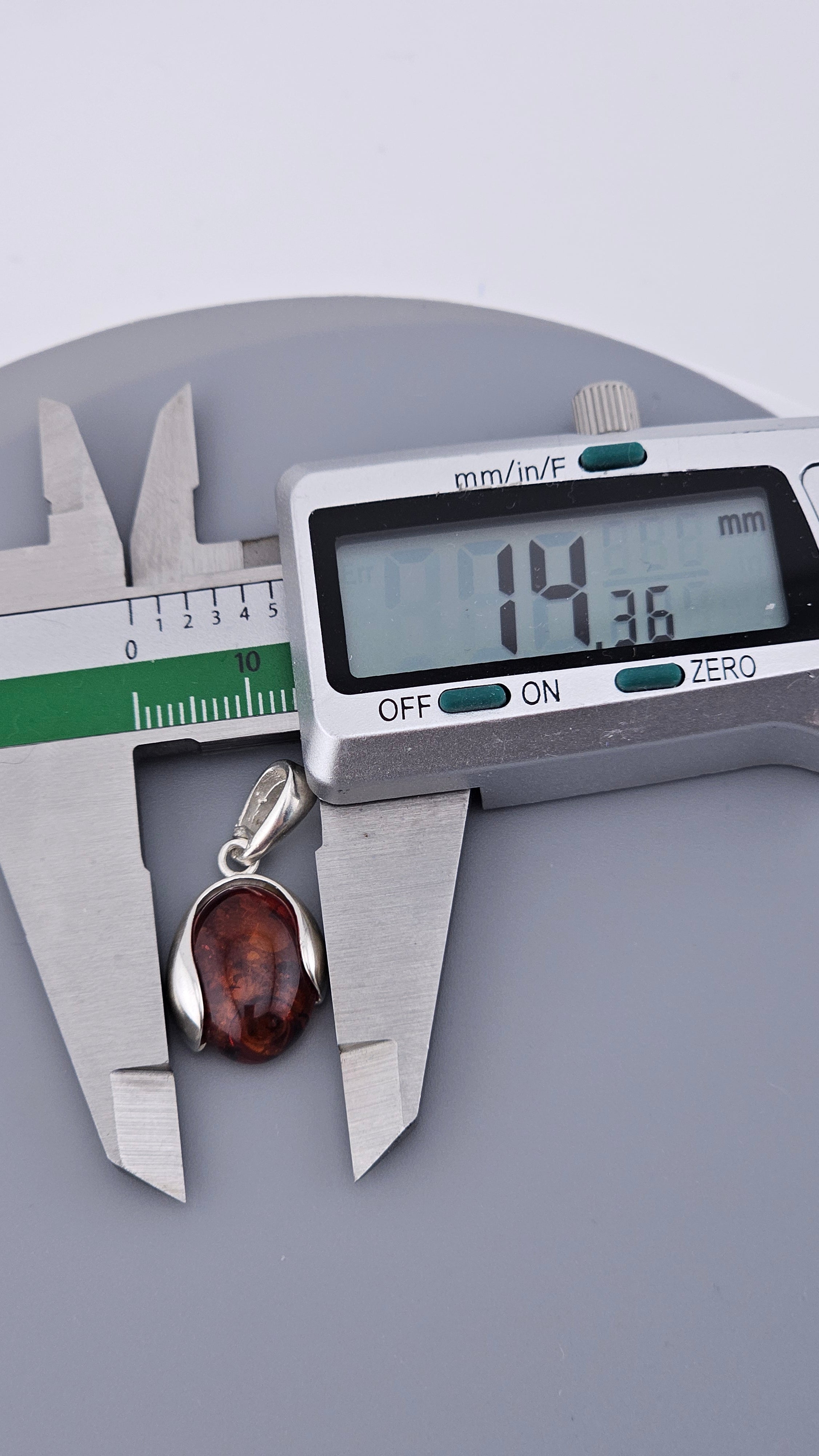 Vintage 925 Sterling Silver Amber Solitaire Pendant