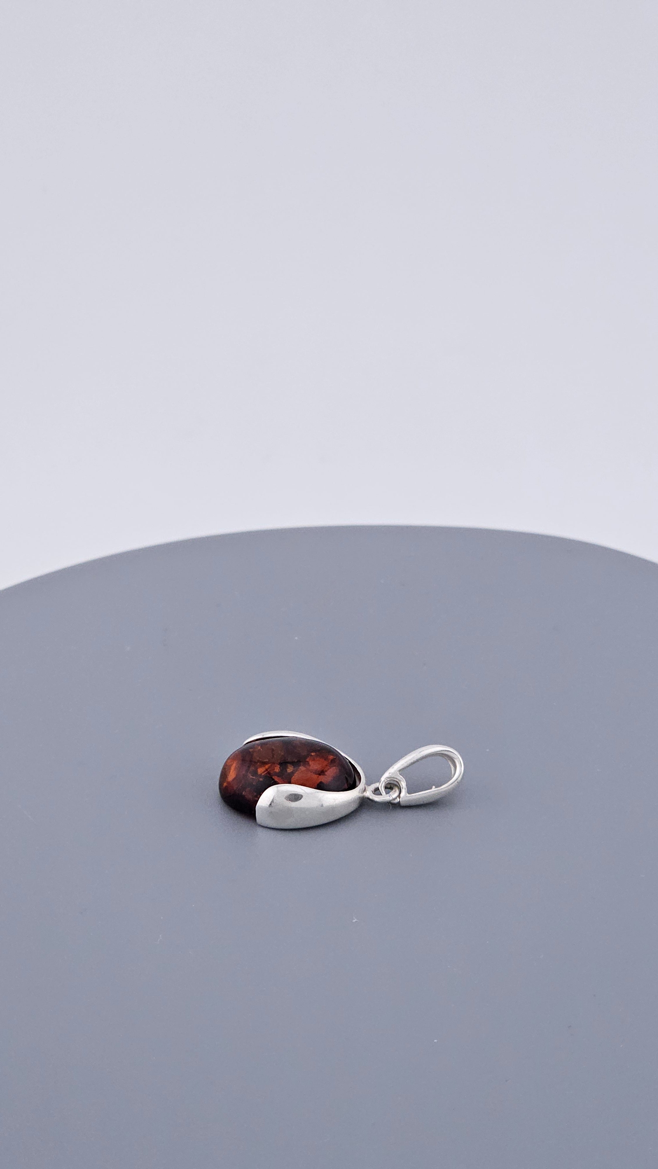 Vintage 925 Sterling Silver Amber Solitaire Pendant