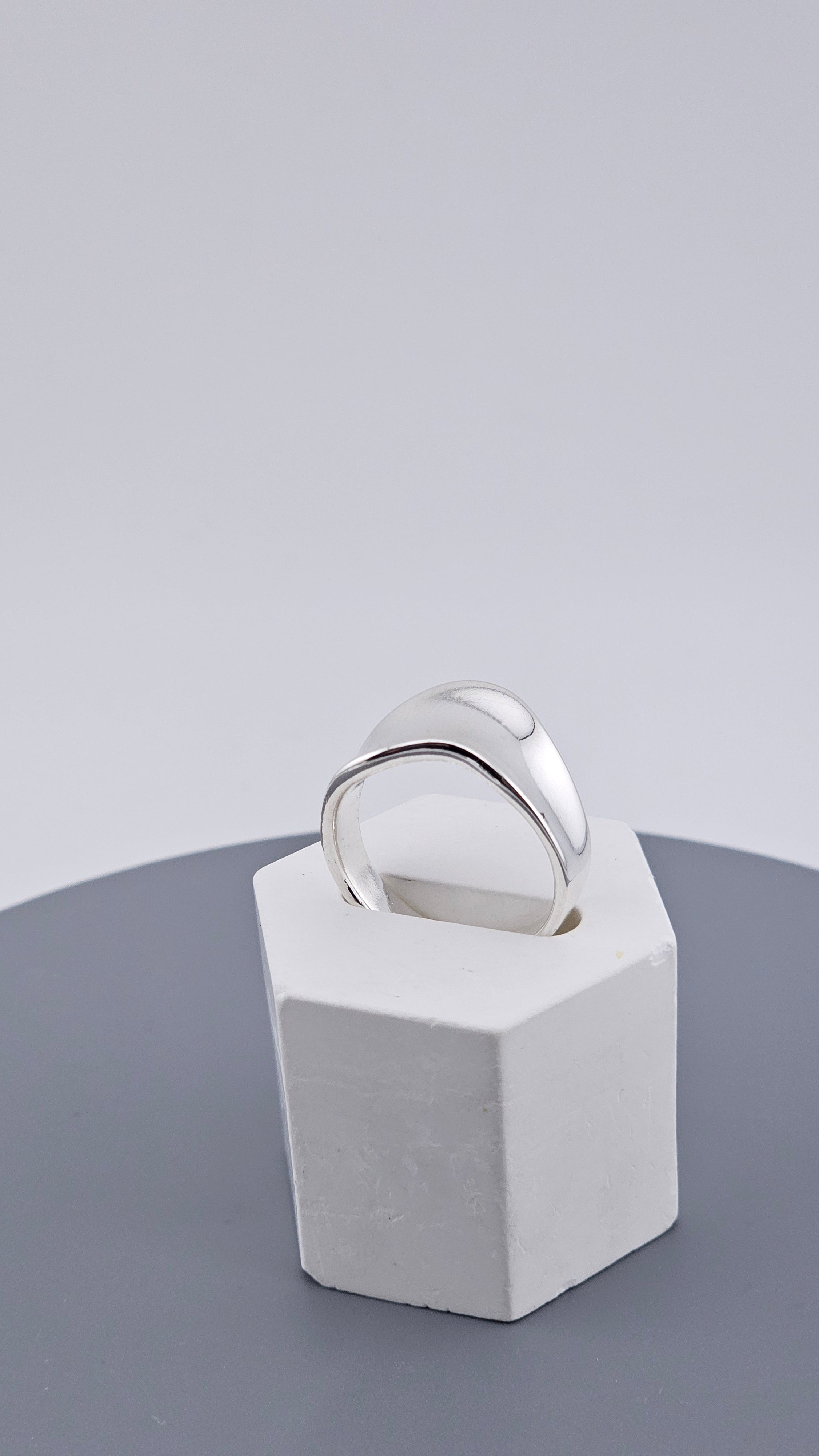 Vintage 925 Sterling Silver Wavy Plain Band Ring