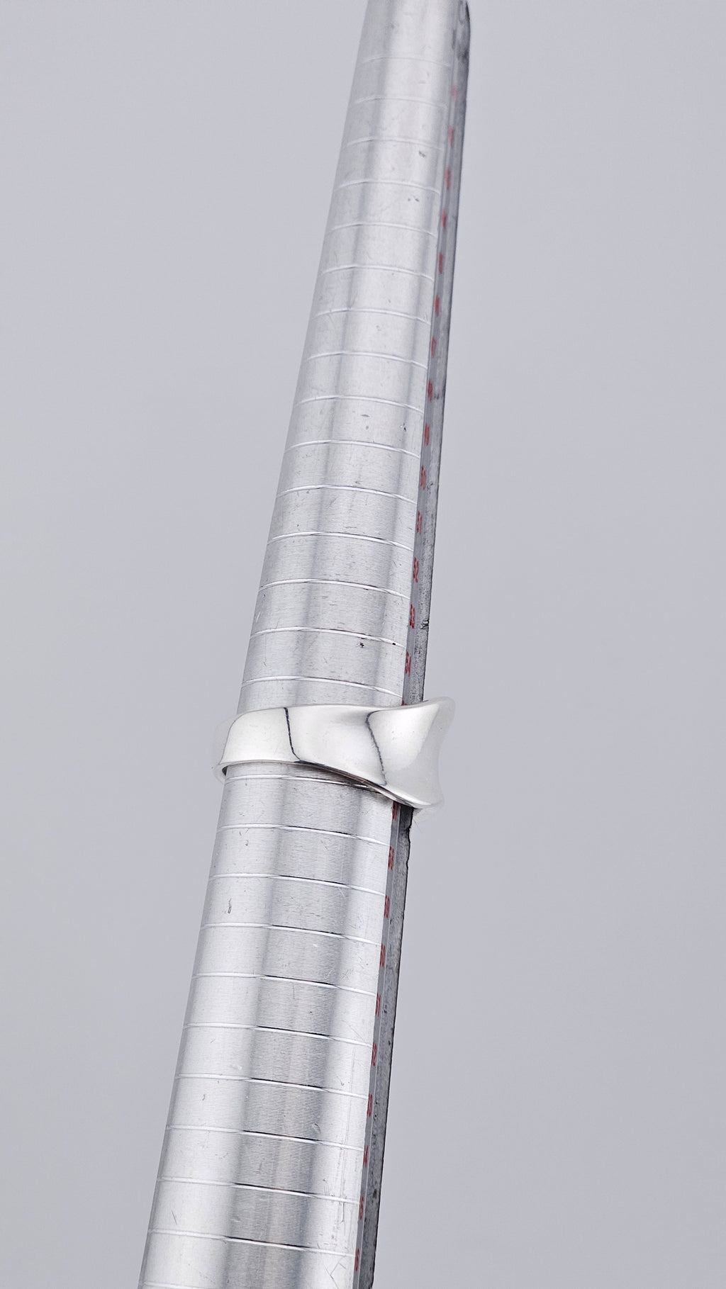 Vintage 925 Sterling Silver Wavy Plain Band Ring