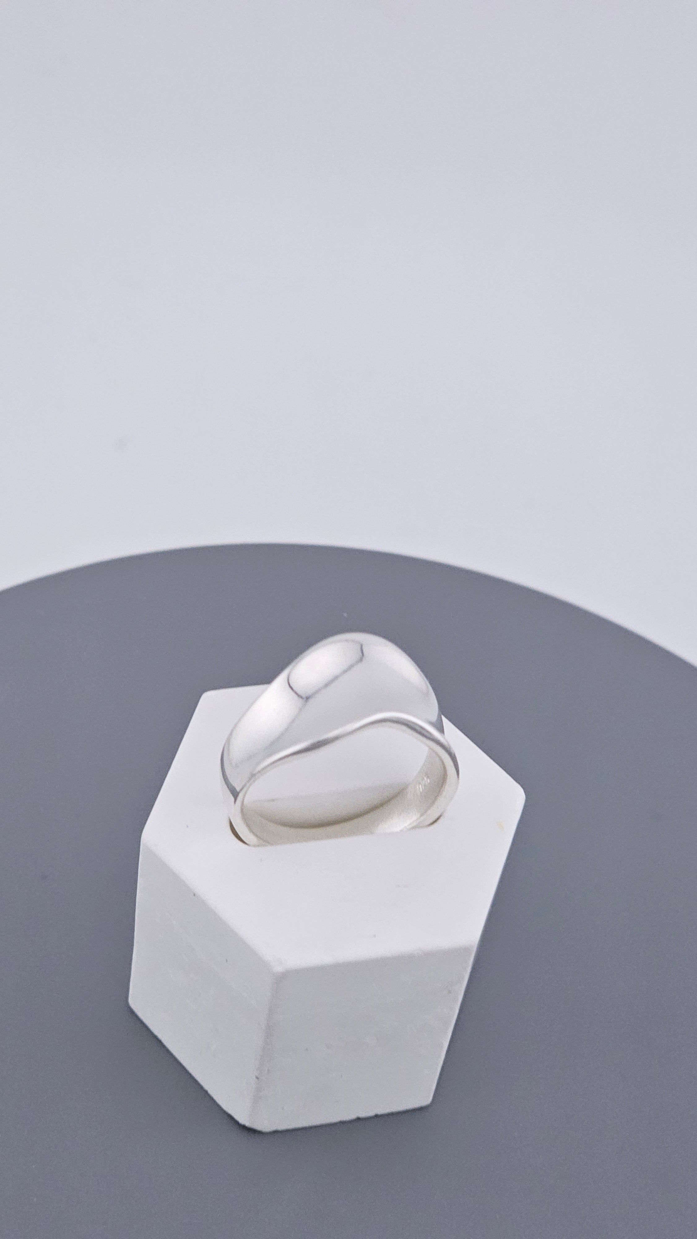 Vintage 925 Sterling Silver Wavy Plain Band Ring