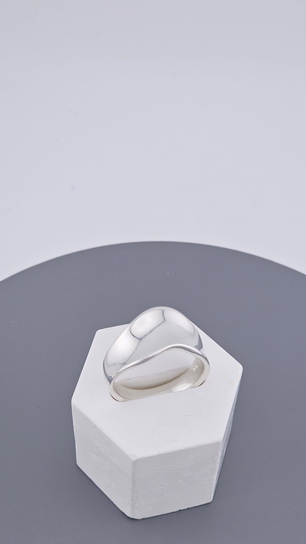 Vintage 925 Sterling Silver Wavy Plain Band Ring