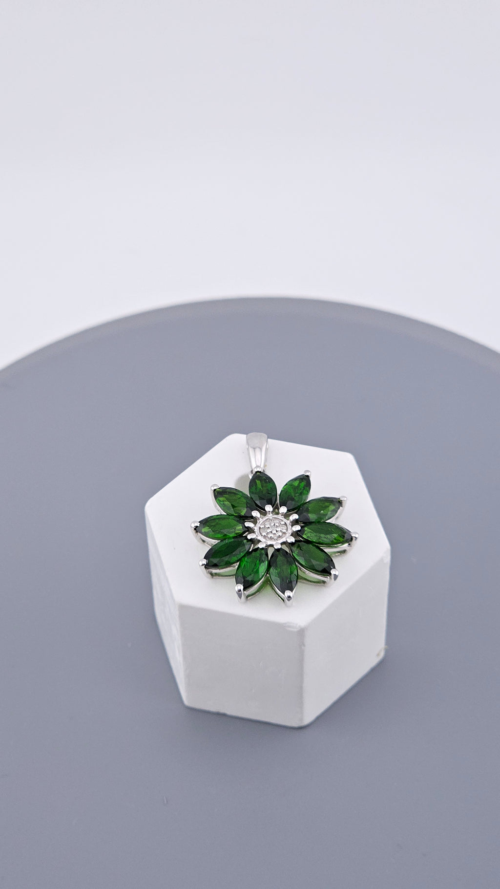 925 Sterling Silver Faceted Green Zircon and Diamond Flower Pendant