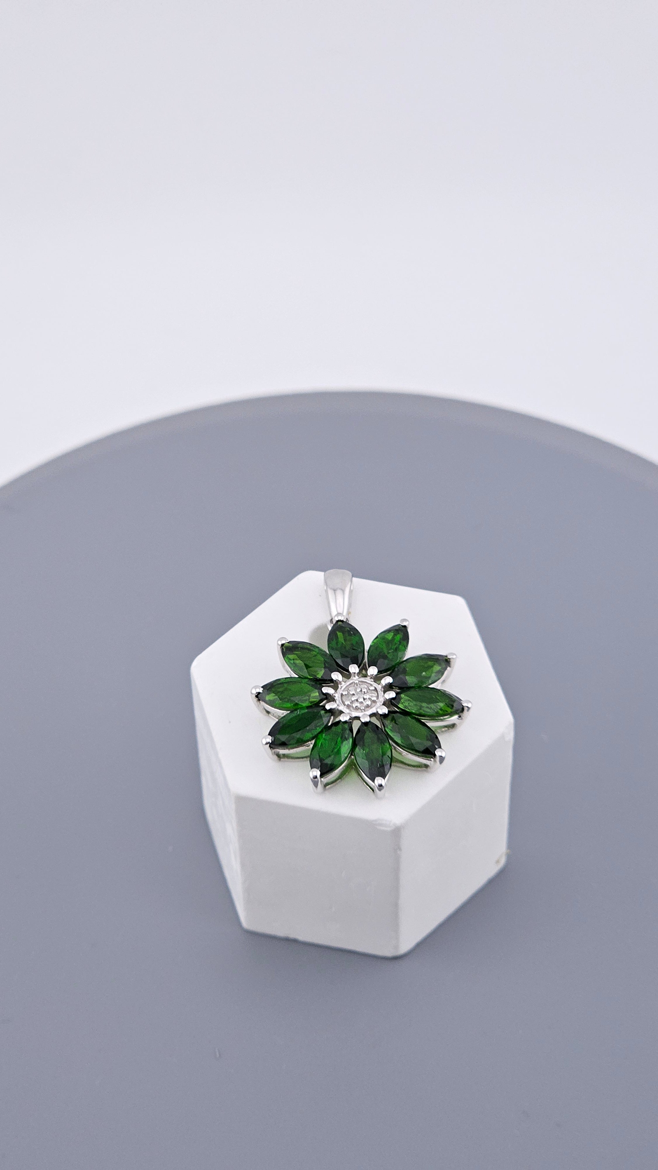 925 Sterling Silver Faceted Green Zircon and Diamond Flower Pendant