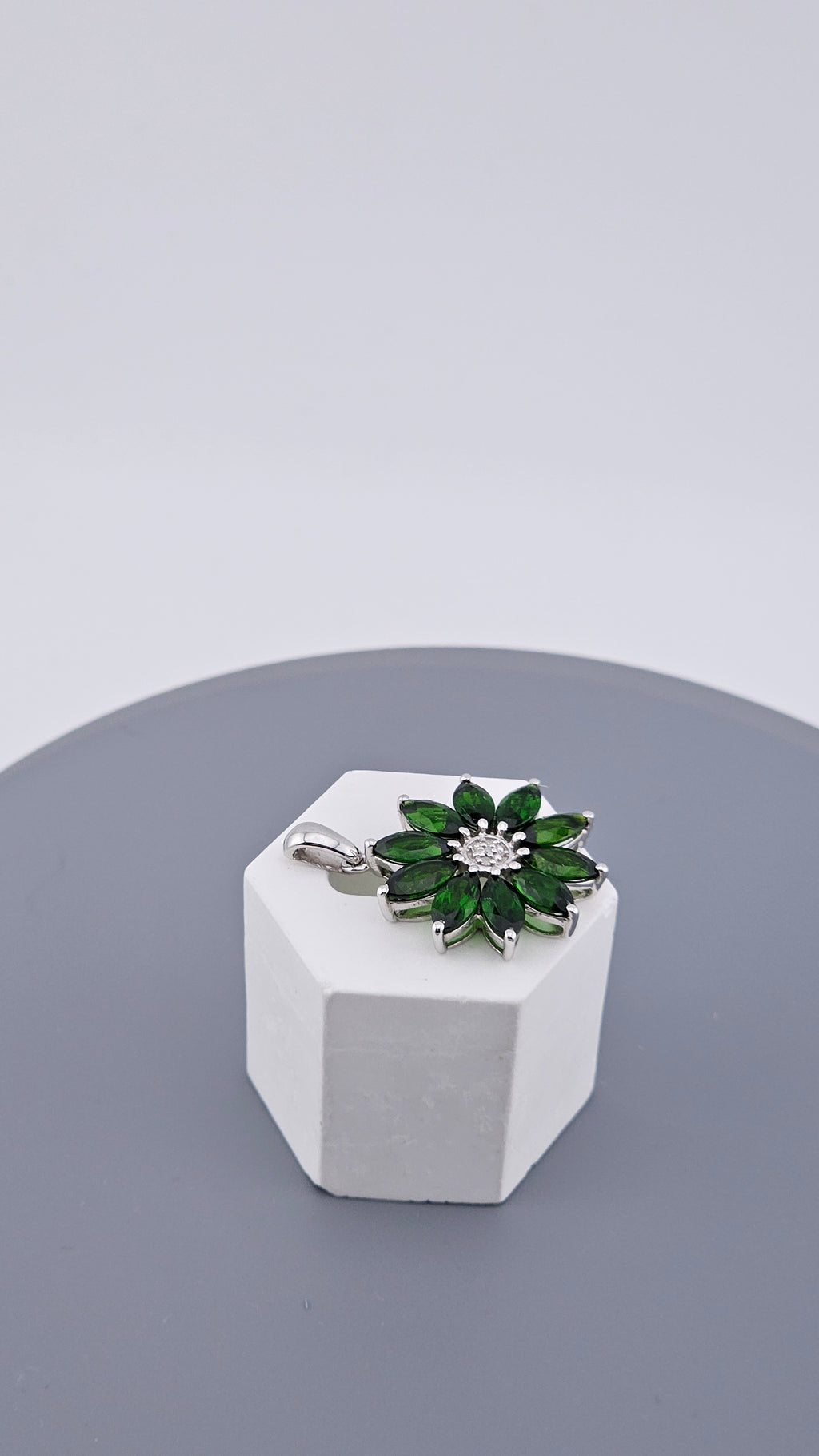 925 Sterling Silver Faceted Green Zircon and Diamond Flower Pendant