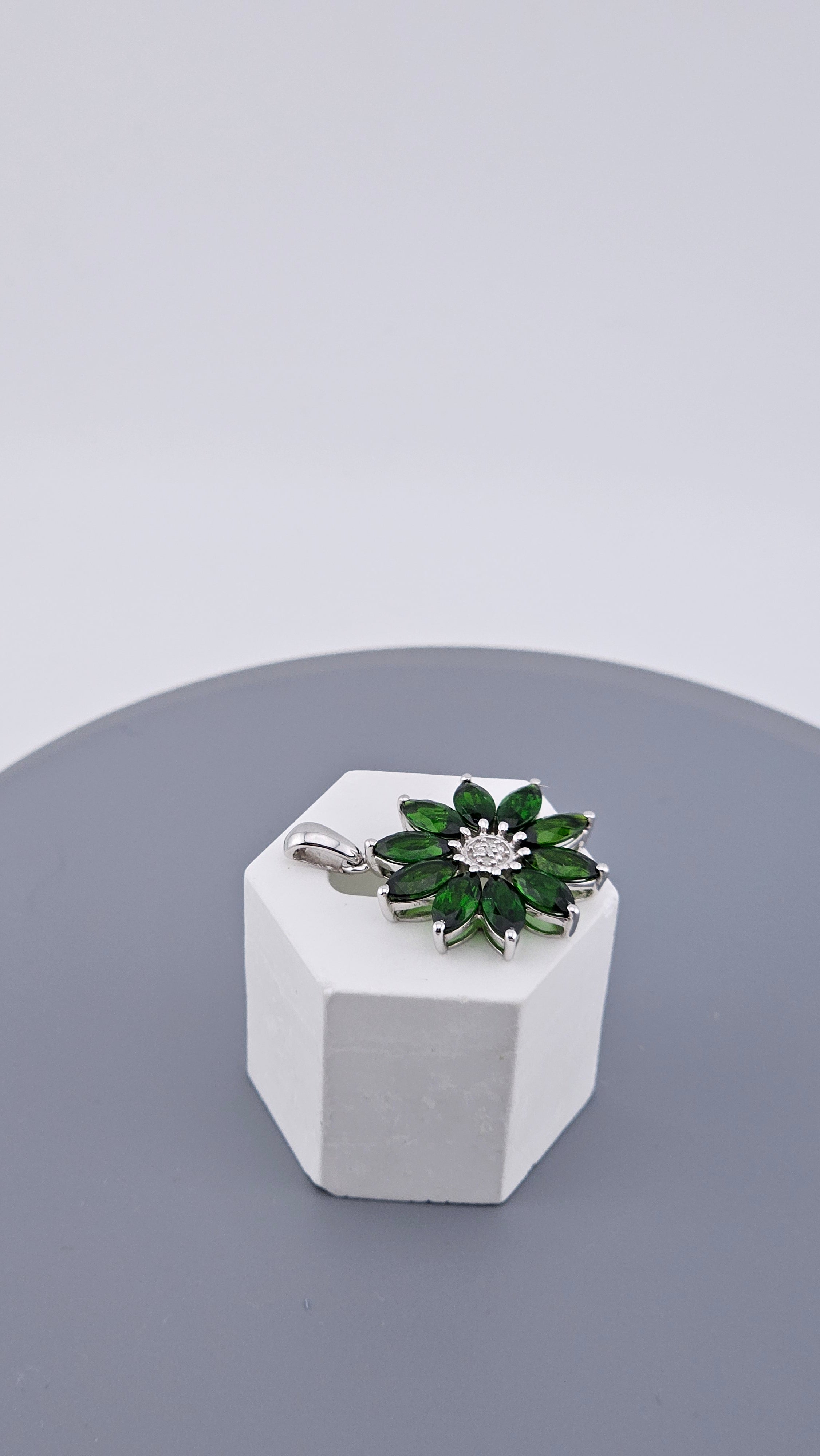 925 Sterling Silver Faceted Green Zircon and Diamond Flower Pendant