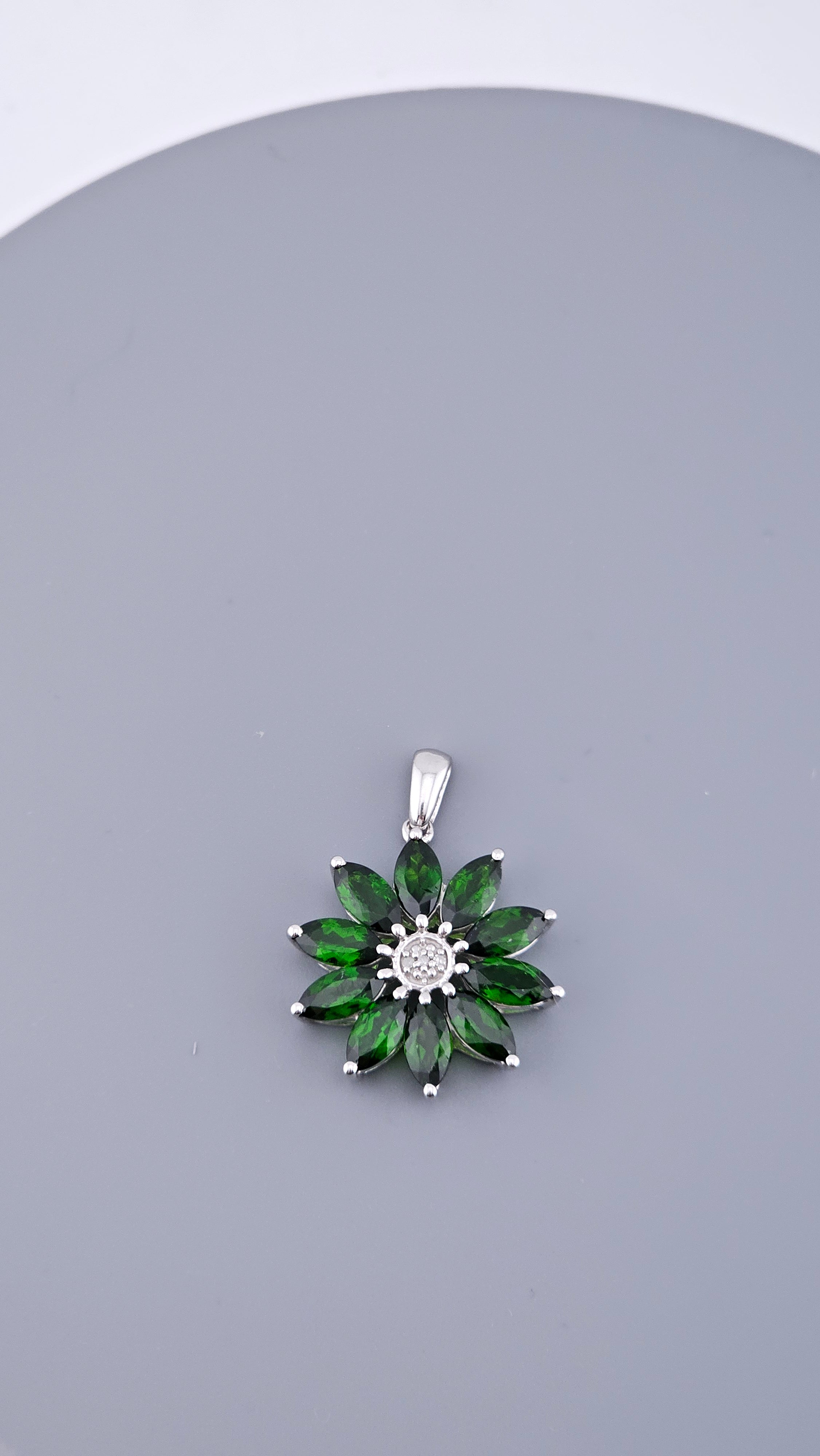 925 Sterling Silver Faceted Green Zircon and Diamond Flower Pendant