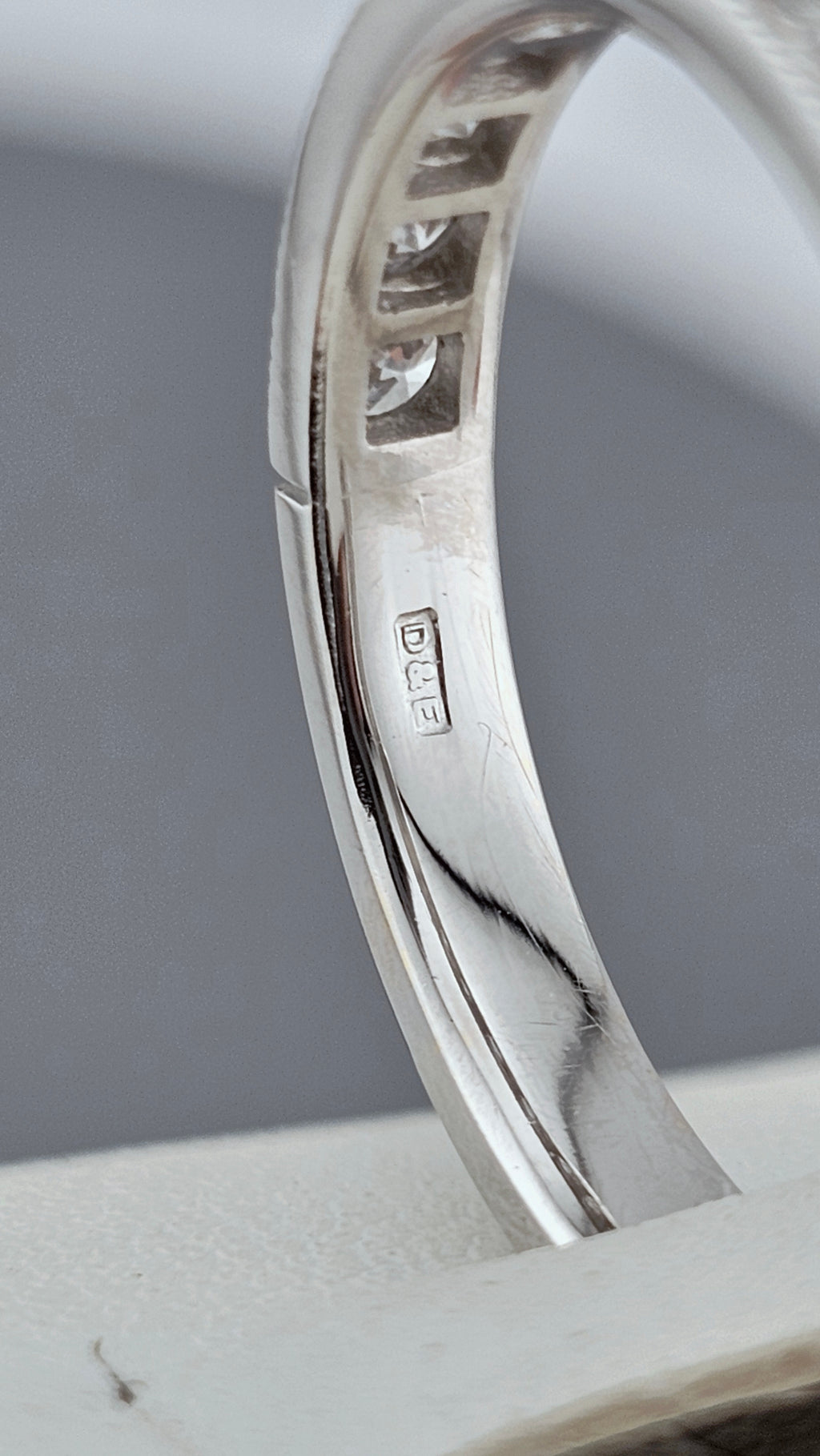 18ct White Gold 0.40ct Diamond Half Eternity Ring - Valued £2,495 - Size P (7.5)