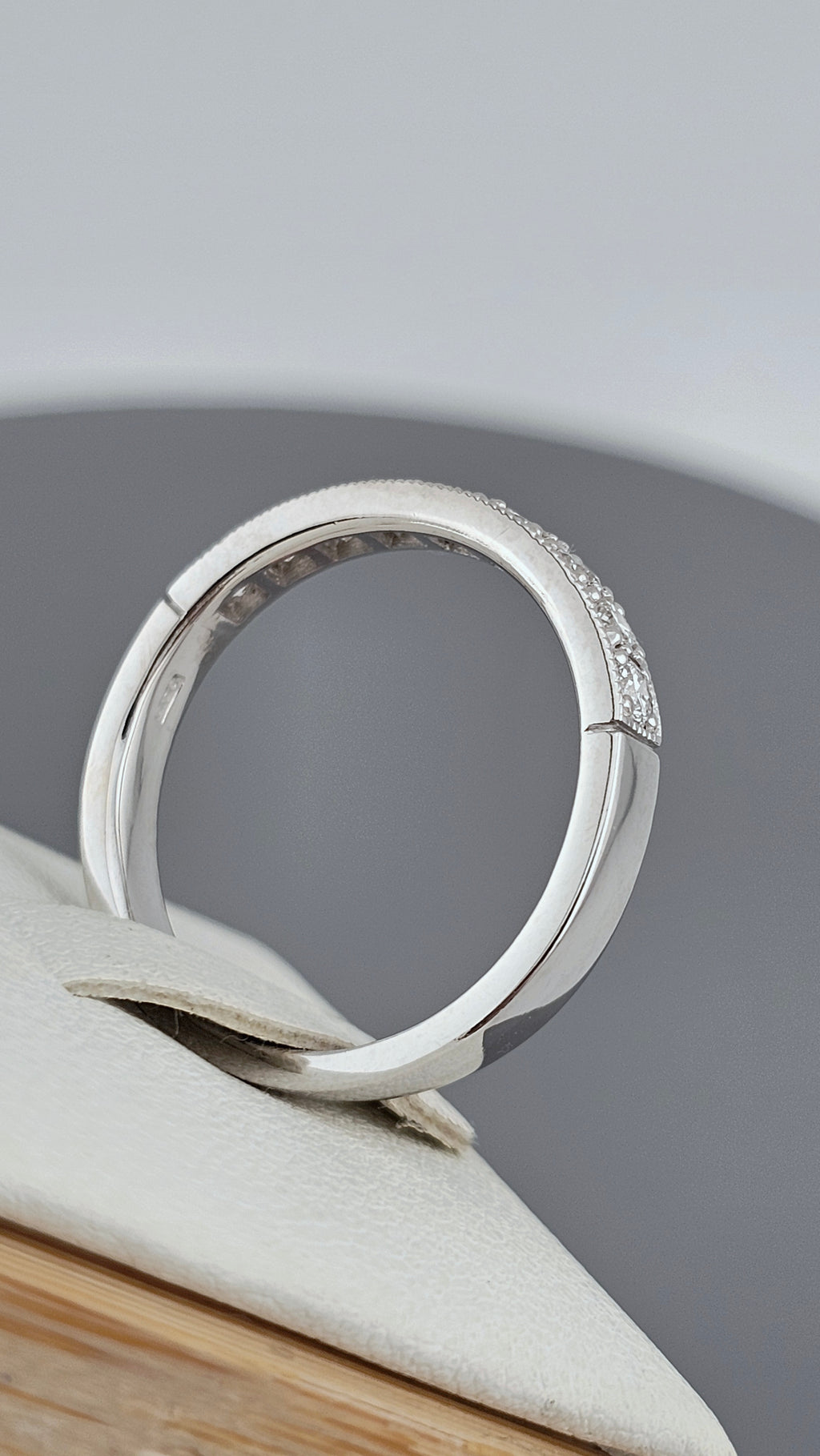 18ct White Gold 0.40ct Diamond Half Eternity Ring - Valued £2,495 - Size P (7.5)