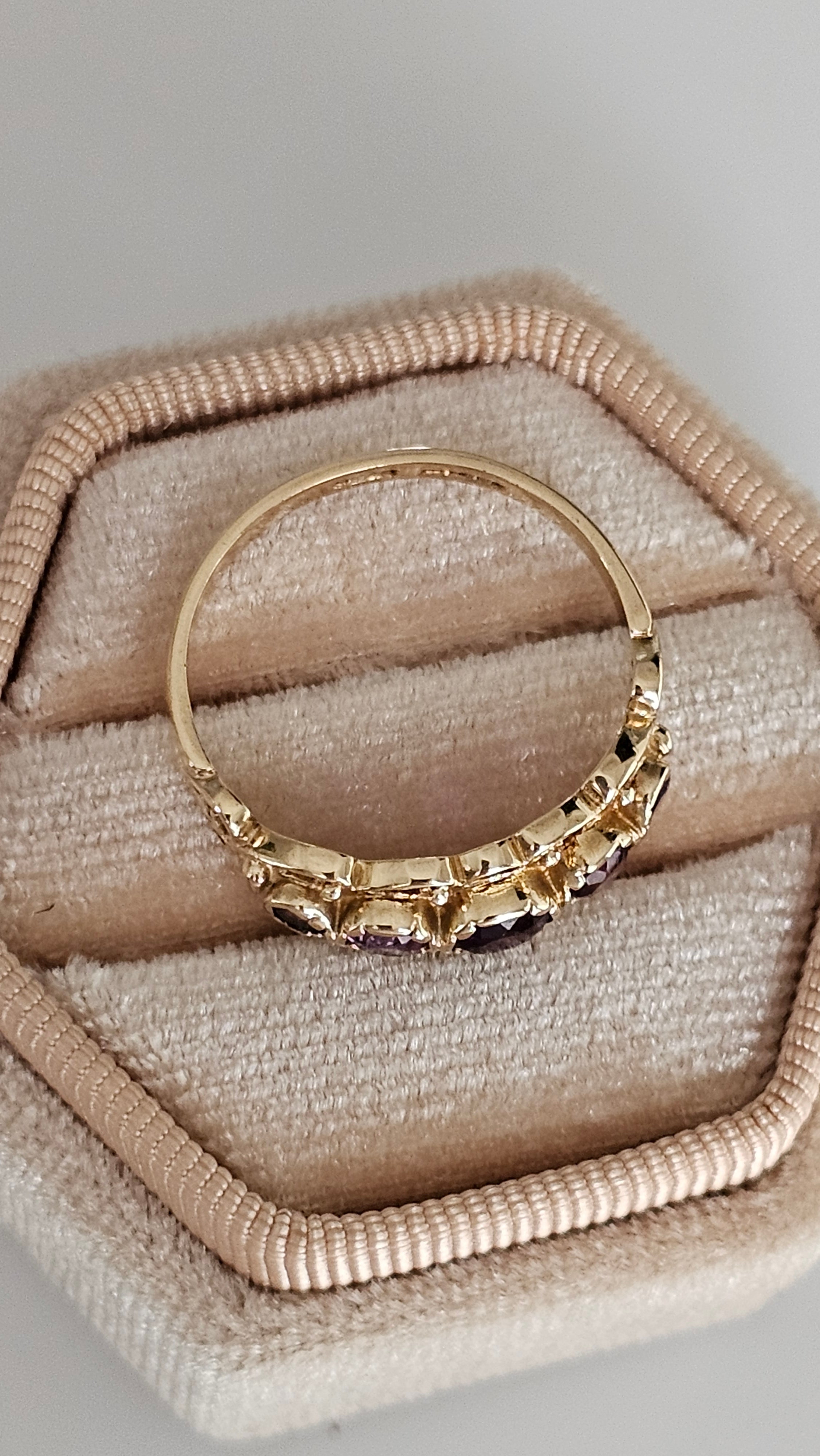Vintage 9ct Yellow Gold 5-Stone Amethyst Ring | Size N | 2.15g