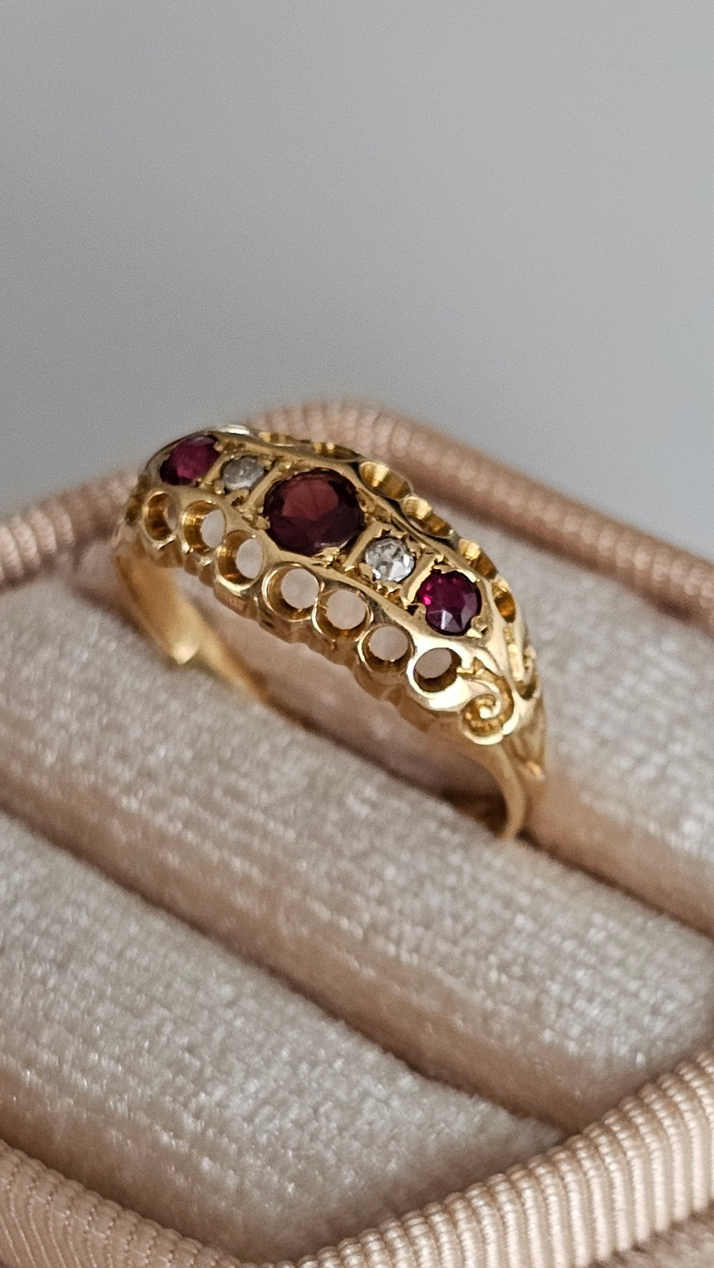 Antique 1915 Chester 18ct Gold Diamond, Garnet & Ruby Ring | L 1/2 | 2.36g