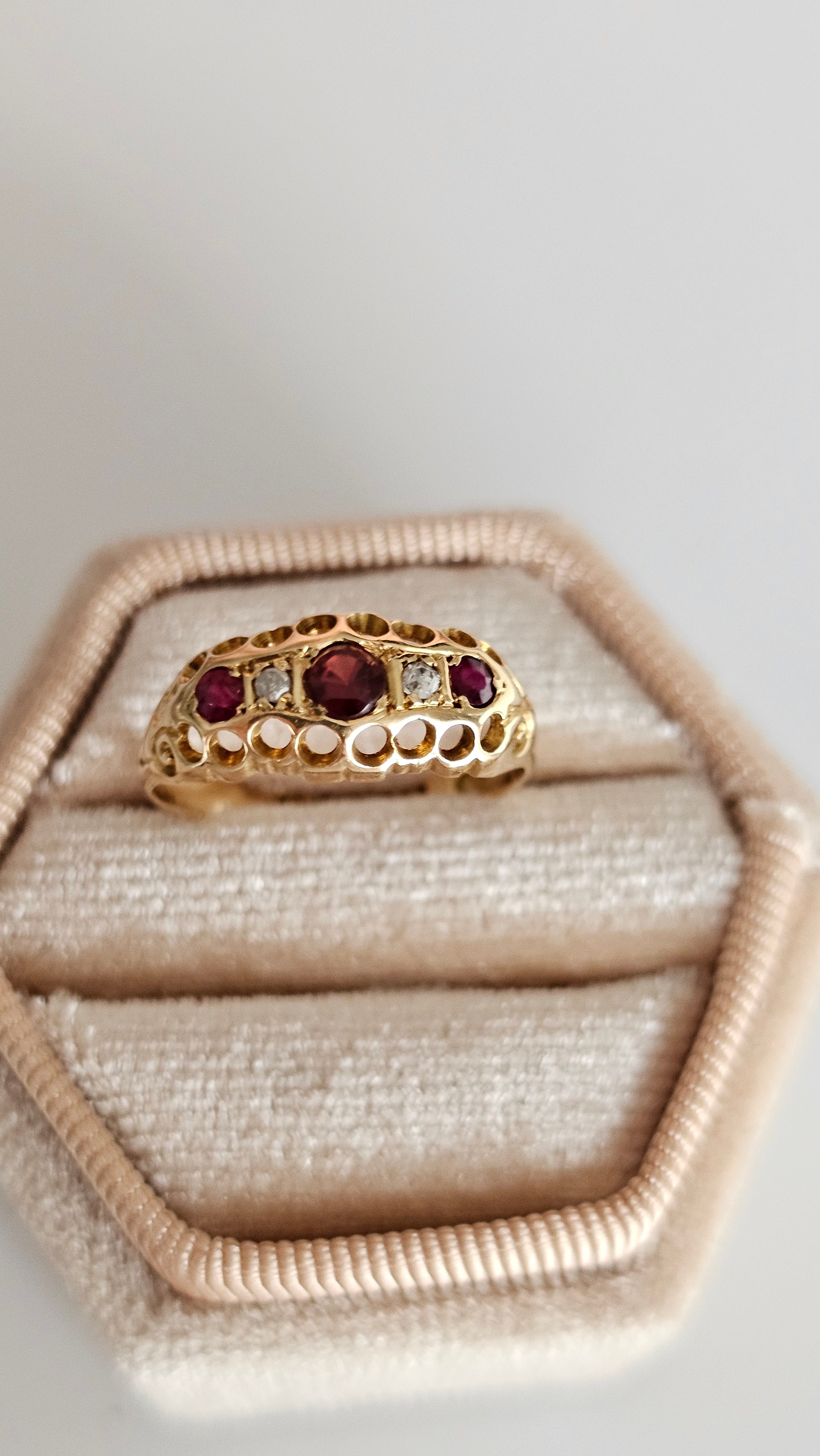 Antique 1915 Chester 18ct Gold Diamond, Garnet & Ruby Ring | L 1/2 | 2.36g