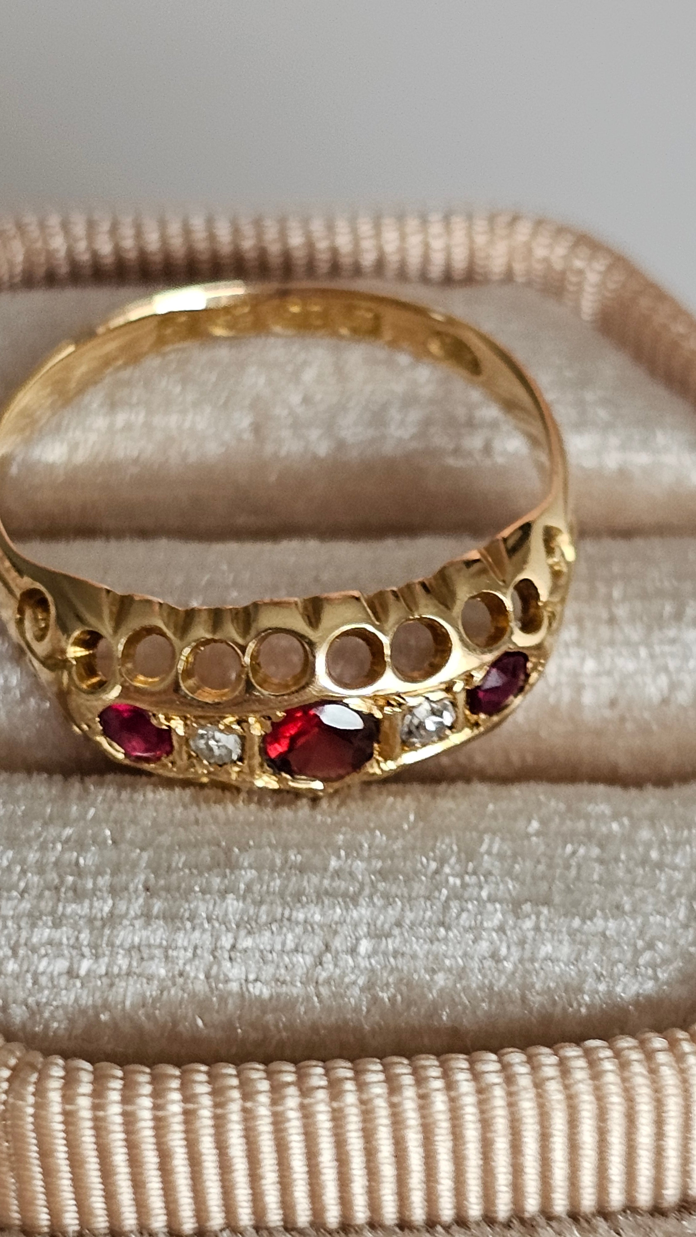 Antique 1915 Chester 18ct Gold Diamond, Garnet & Ruby Ring | L 1/2 | 2.36g