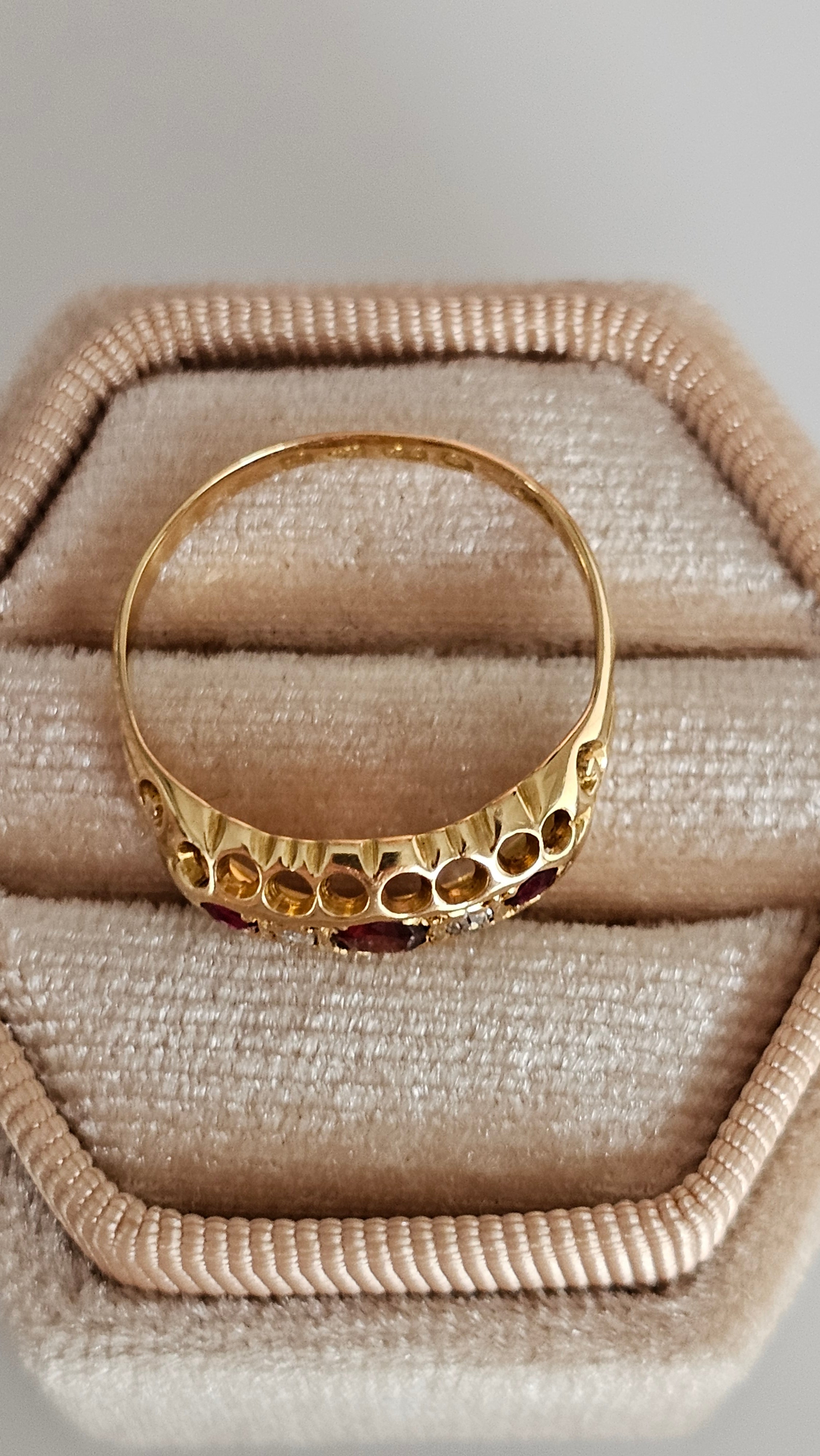 Antique 1915 Chester 18ct Gold Diamond, Garnet & Ruby Ring | L 1/2 | 2.36g